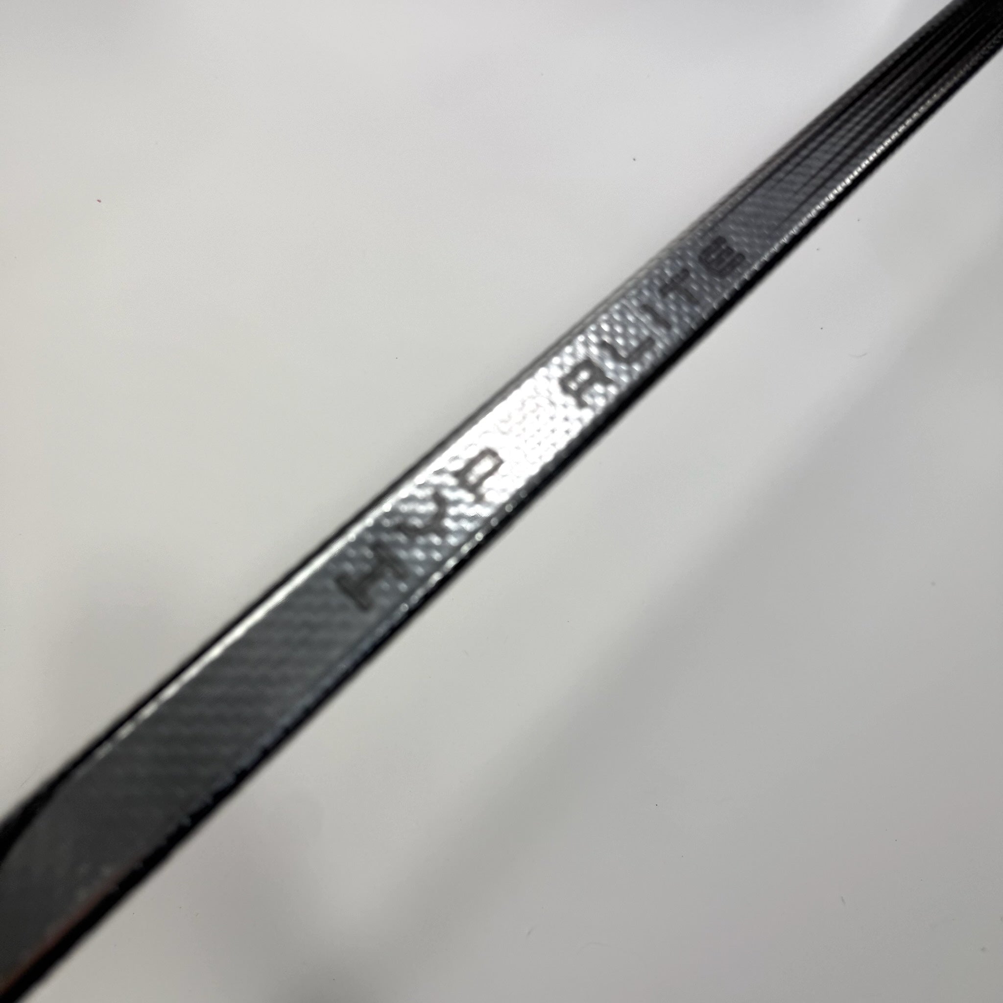 Used Right Silver Bauer Vapor Hyperlite 2 | 77 Flex P92 Curve Grip | BH502 - Top Flight Hockey