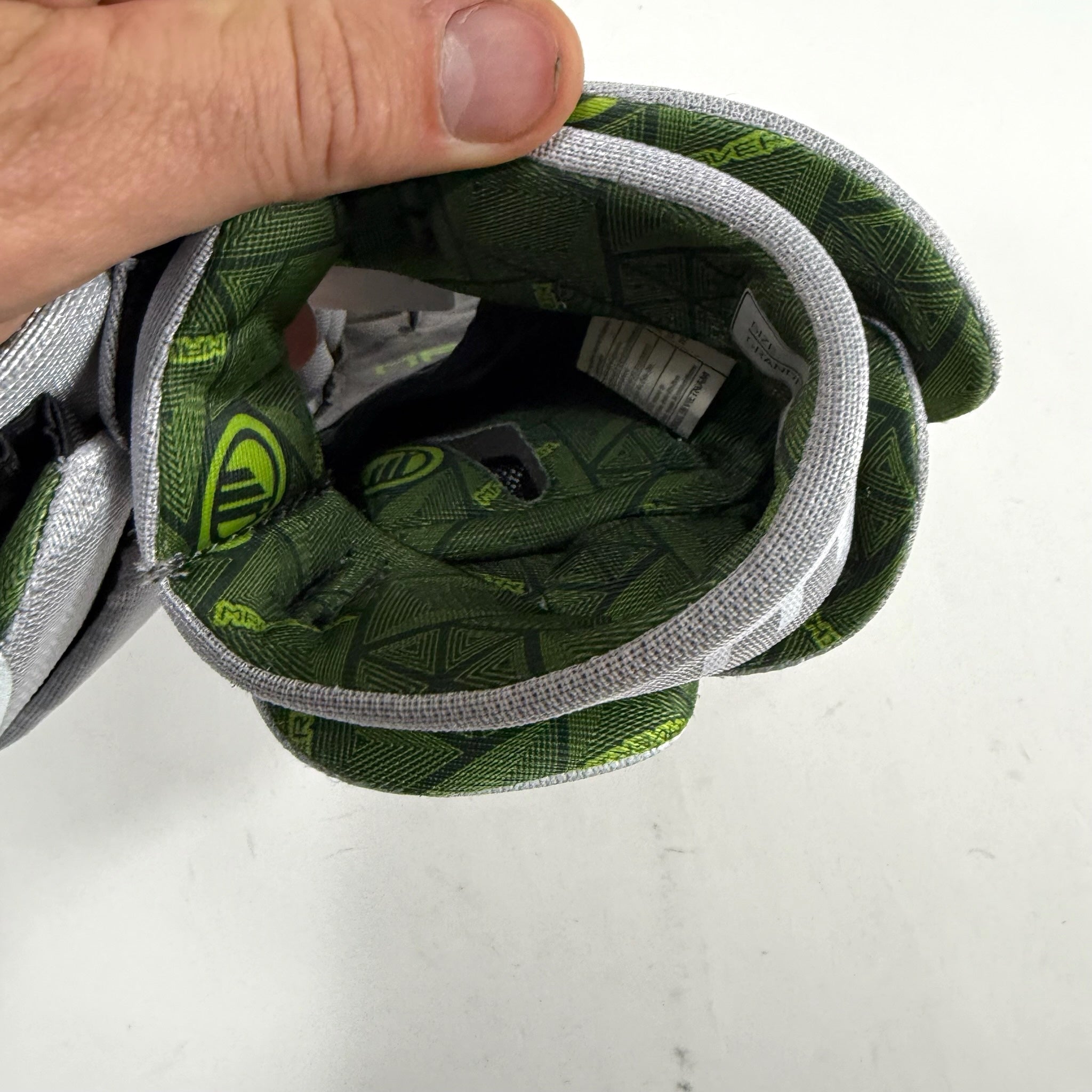 Like New Maverik MX Lacrosse Gloves Senior Medium 12" - #E291 - Top Flight Hockey