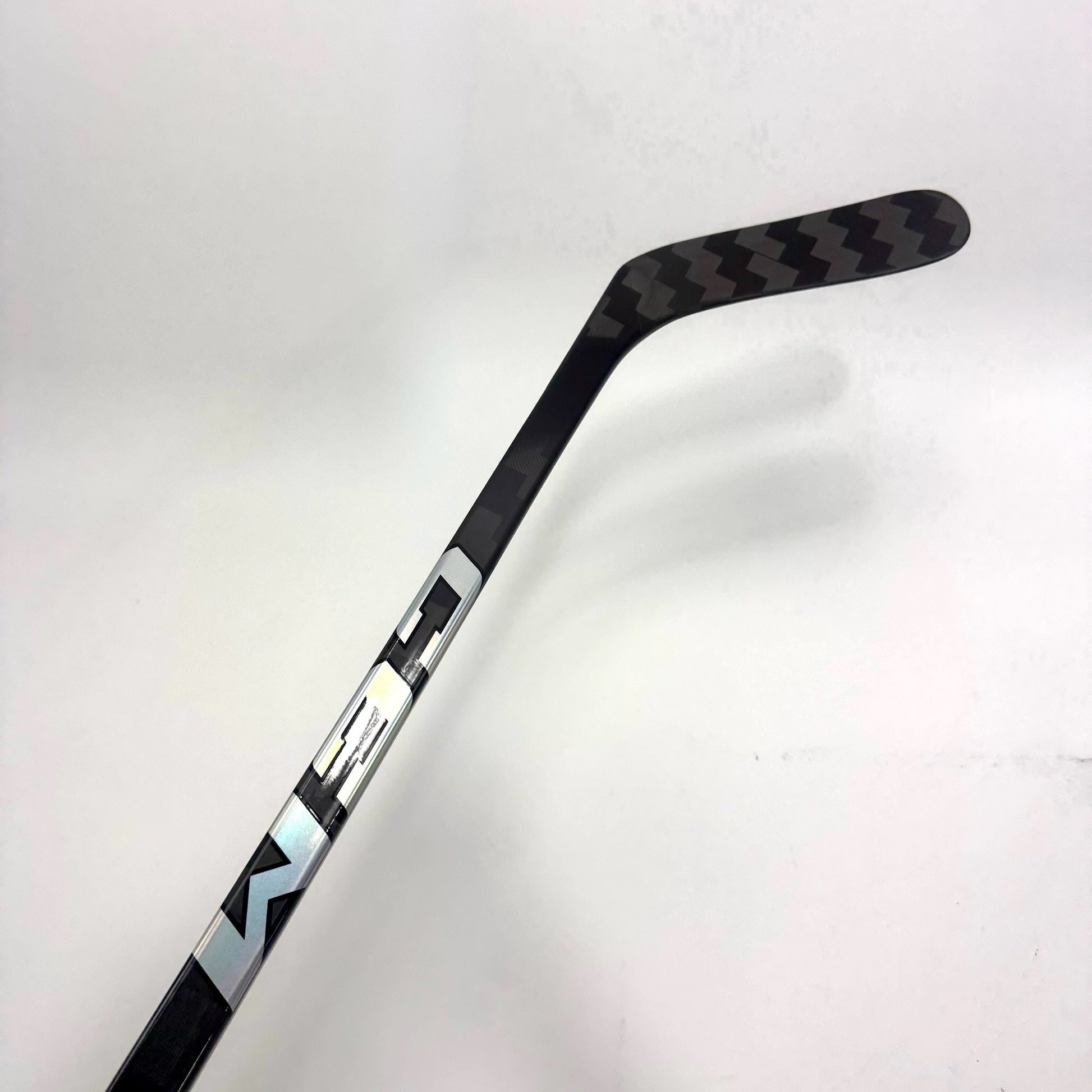 New Right CCM Jetspeed FT8 Pro | P88 Curve 70 Flex Grip | BH459 - Top Flight Hockey