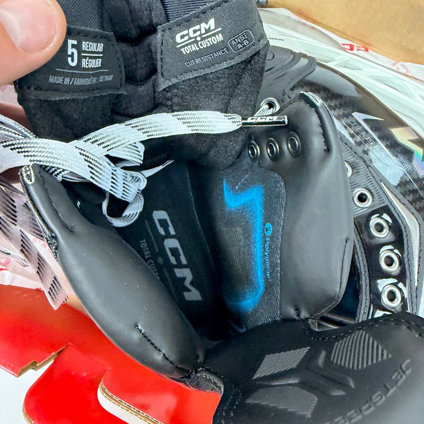 Brand New Total Custom CCM Jetspeed FT8 Pro Skates - Size 5 - Regular