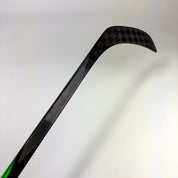 Used Left Red/Green Bauer Nexus Tracer | 82 Flex P28 Curve Grip | F339