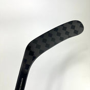 New Right CCM Ribcore Trigger 8 Pro | 95 Flex P90M Curve Grip | Carlo L227