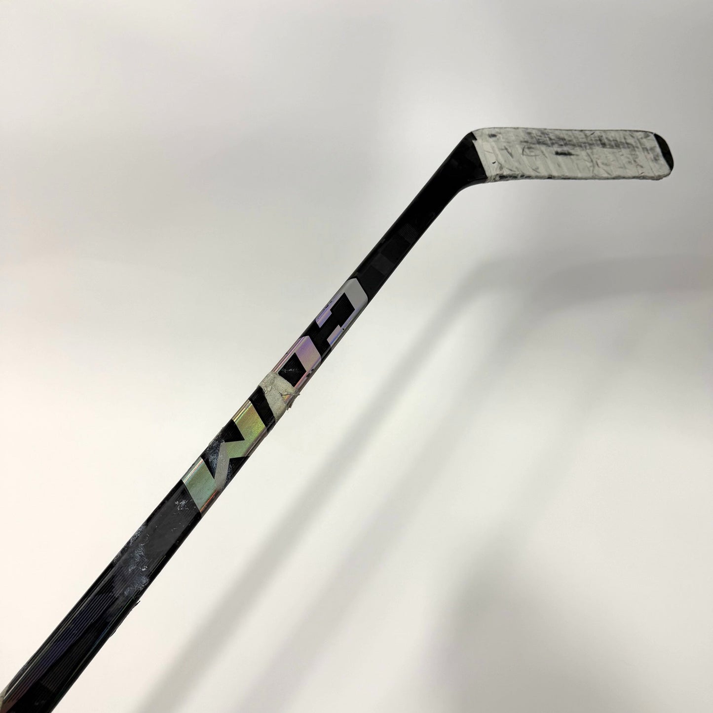 Used Right Black CCM Jetspeed FT7 Pro | 85 Flex P40 Square Toe Curve Grip | AB439