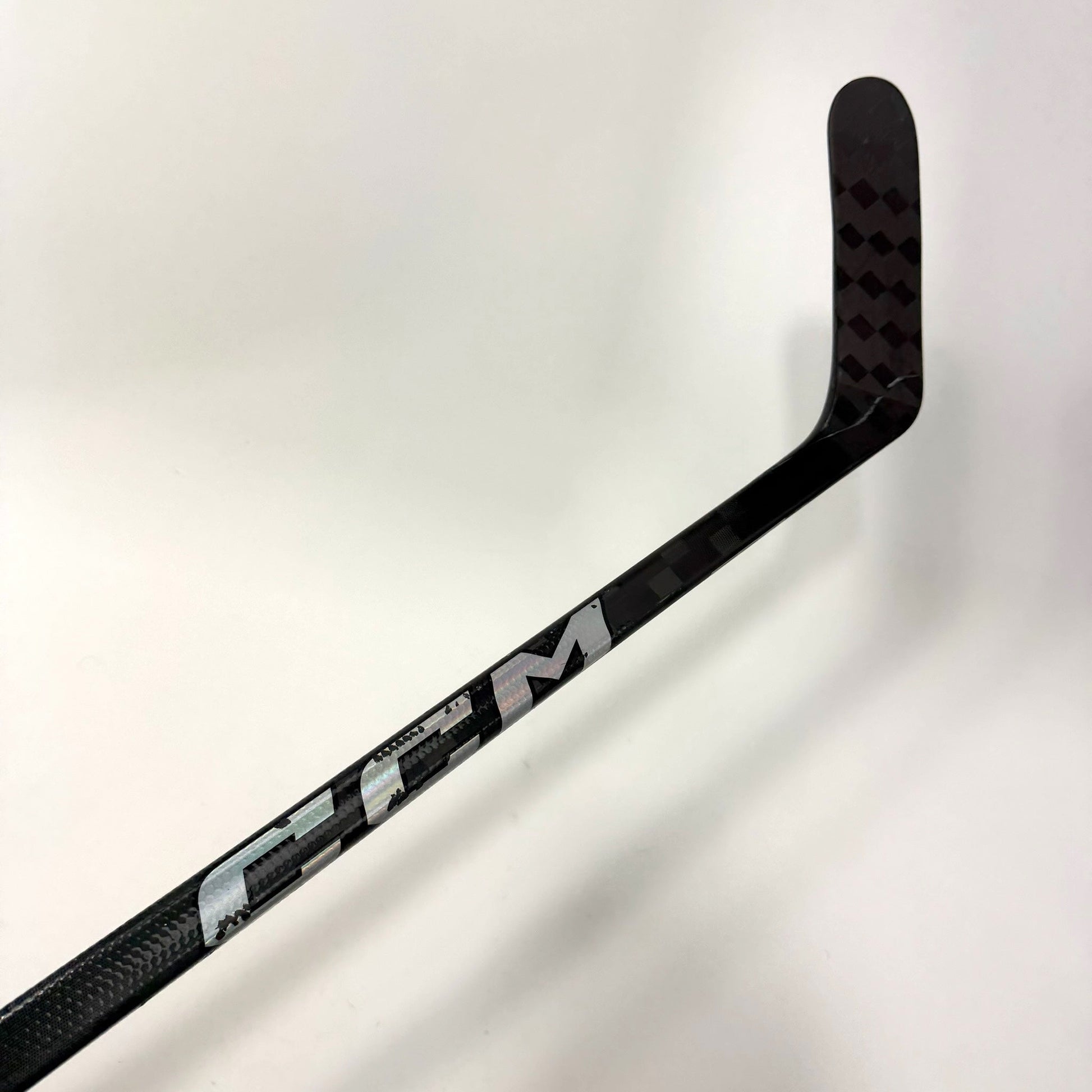Used Left Black CCM Jetspeed FT8 Pro | 75 Flex P28M Curve Grip | AB993 - Top Flight Hockey
