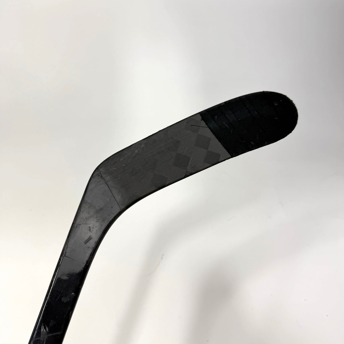 Used Right CCM Tacks XF Ghost | 75 Flex P28M Curve Grip | AB186 - Top Flight Hockey