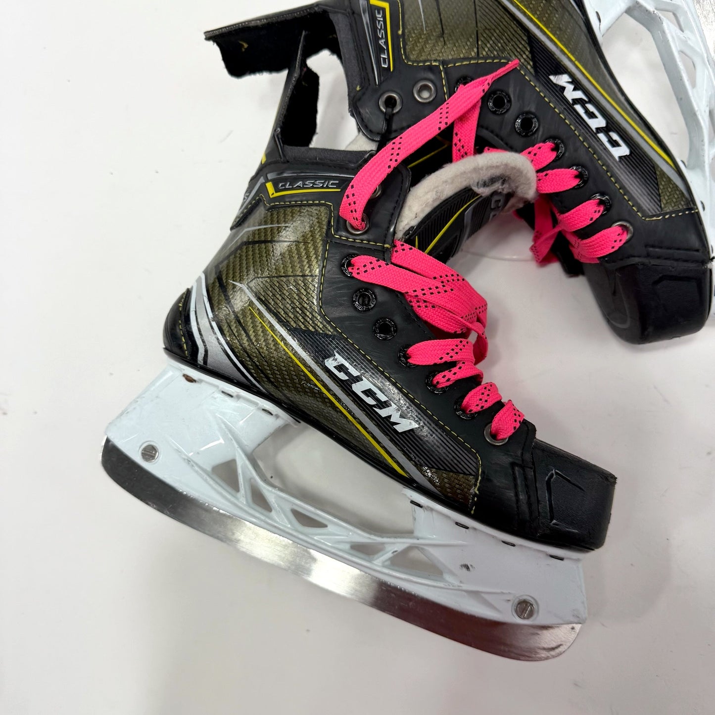 Used CCM Tacks Classic Skates | Size 5 D | AB500
