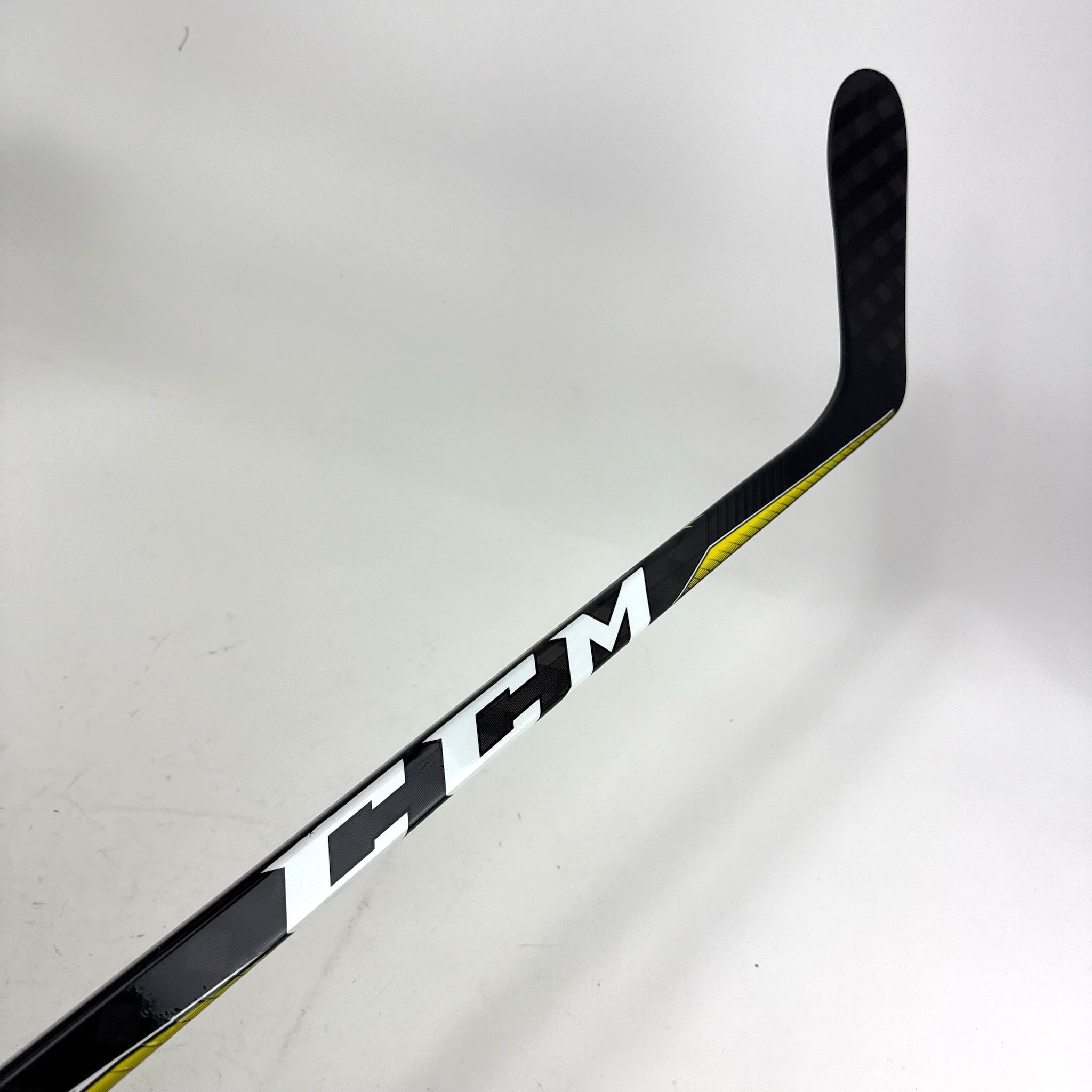 New Left CCM Super Tacks 2.0 | 95 Flex P28 Curve Grip | F71 - Top Flight Hockey