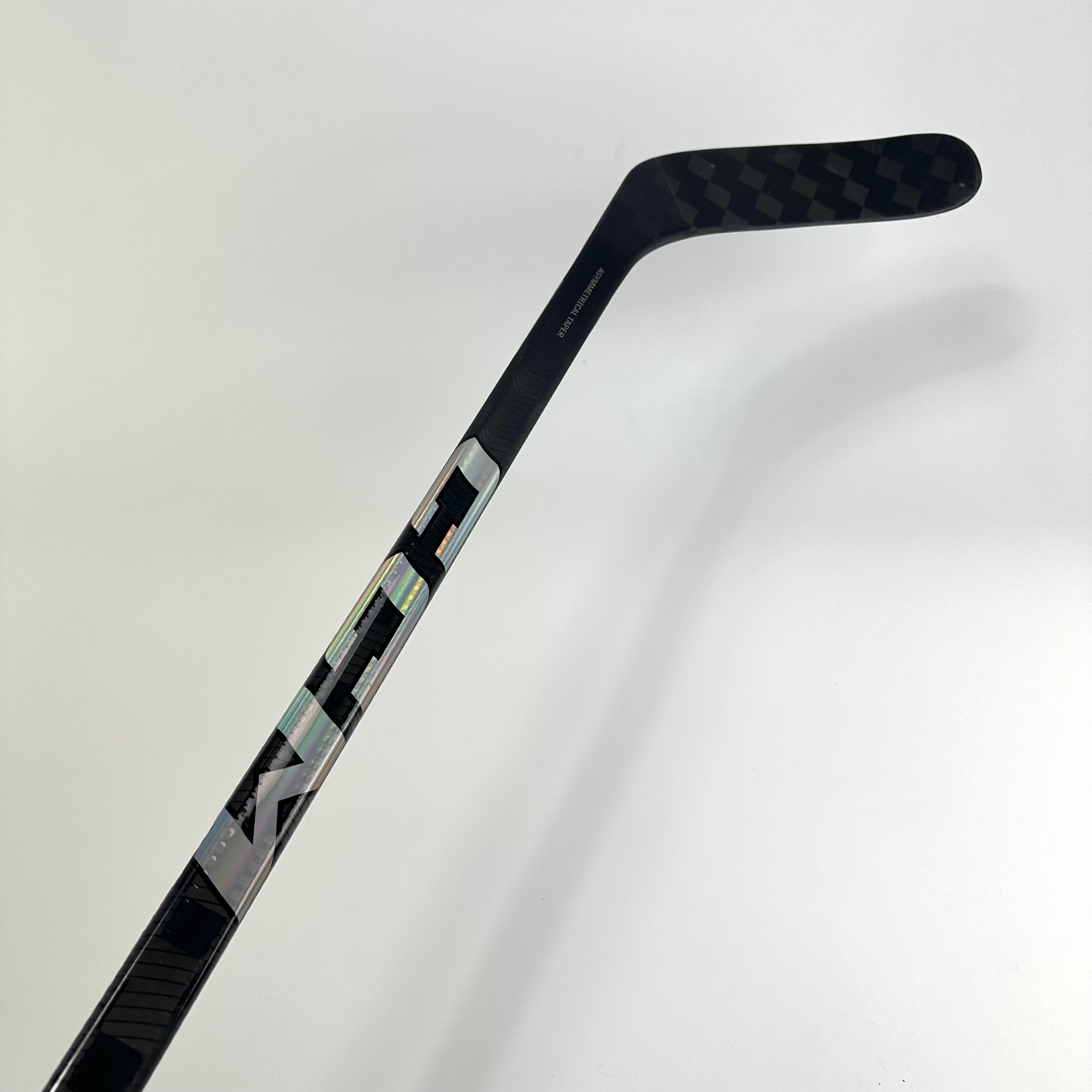 New Right Handed CCM Ribcor Trigger 8 Pro | 85 Flex | Mackinnon Pro curve | M204