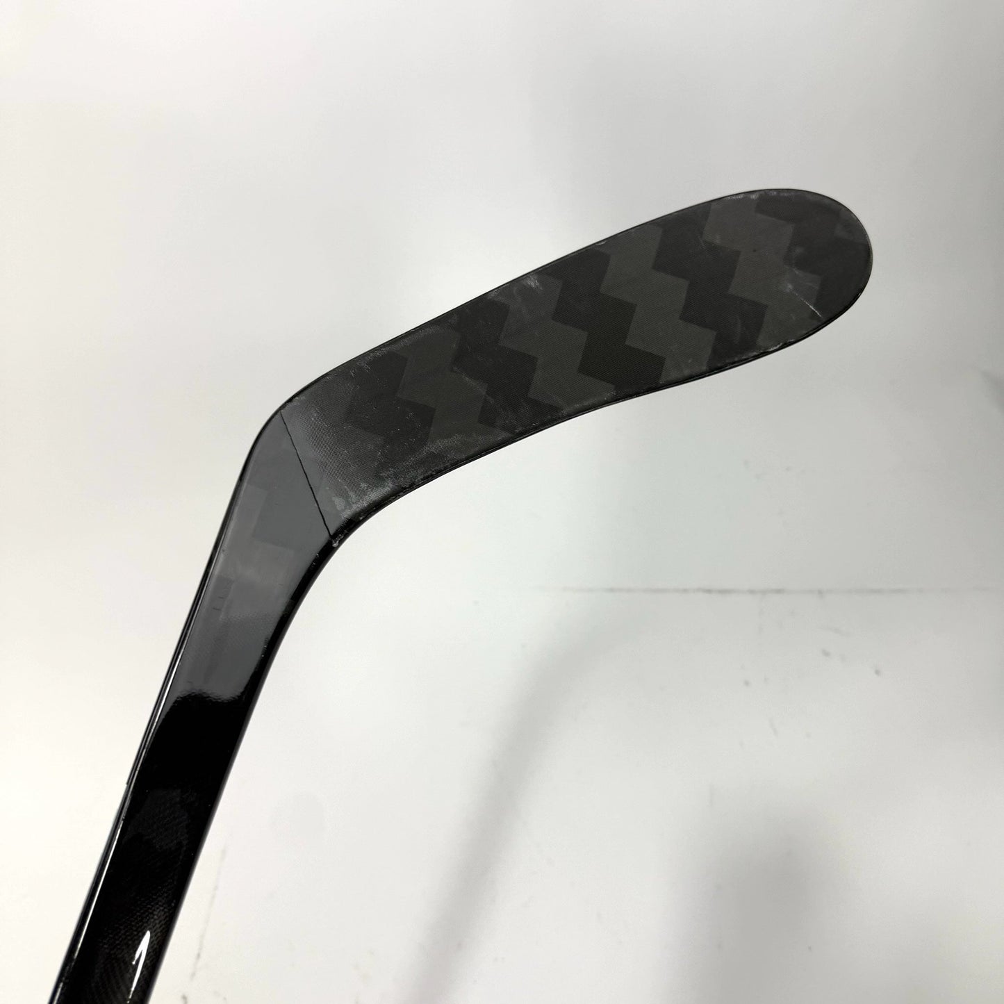 New Right Black CCM Jetspeed FT8 Pro | 55 Flex P28 Curve Non Grip | J225