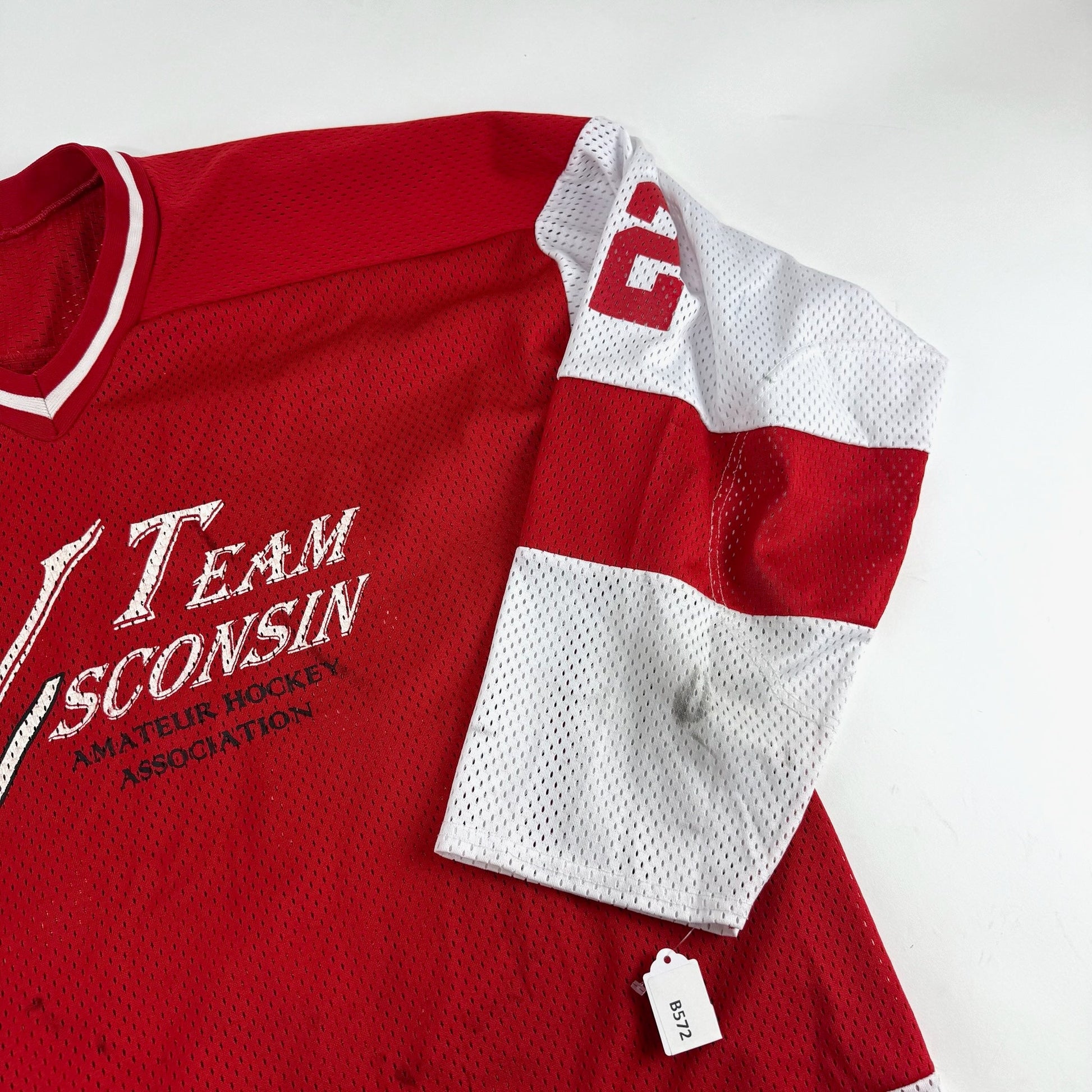 Used Red Mesh Practice Jersey | Team Wisconsin | Senior Large | B572 - Top Flight Hockey