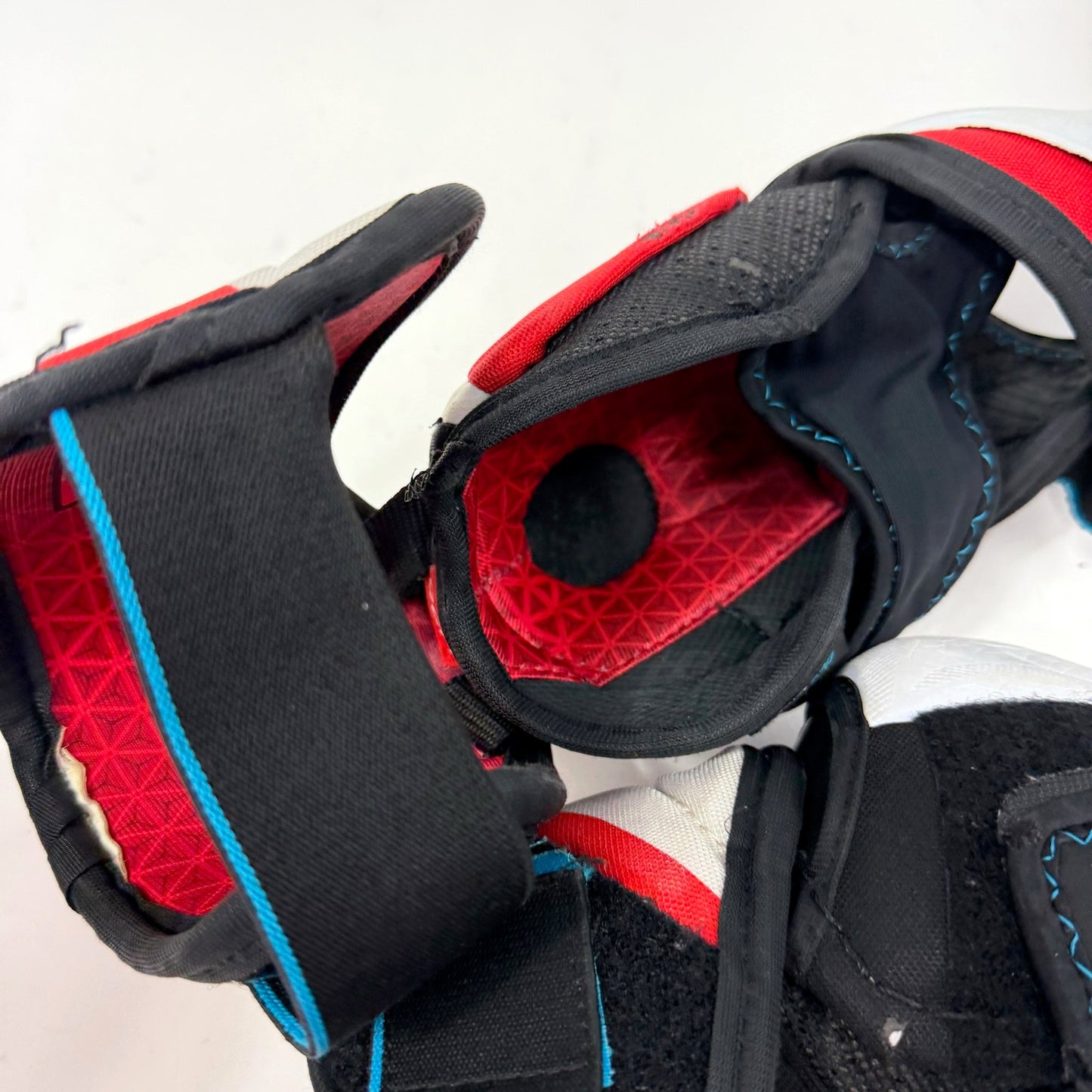 Used CCM Jetspeed FT6 Elbow Pads | Senior Medium | AB519