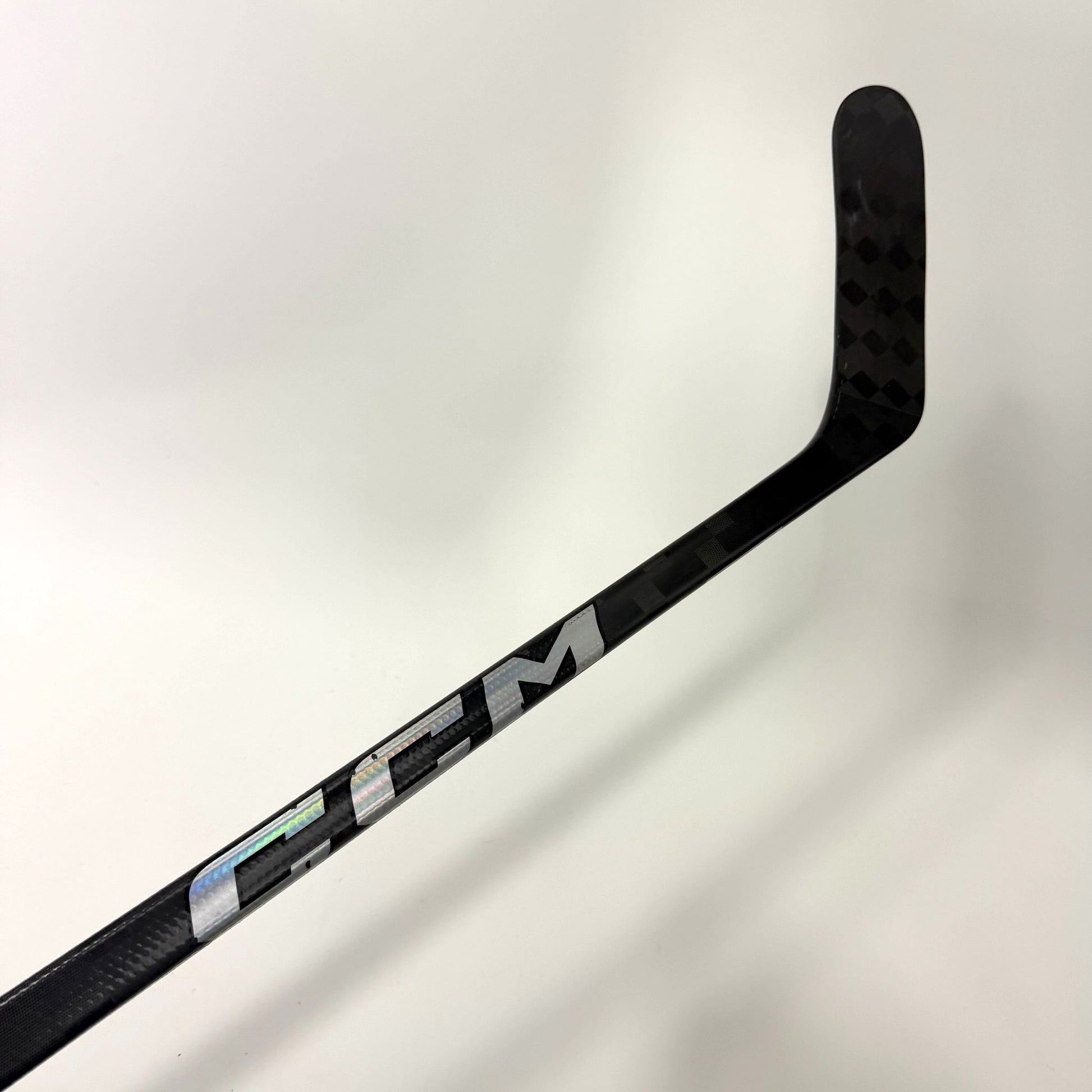 Used Left Black CCM Jetspeed FT8 Pro | 75 Flex P28M Curve Grip | AB994 - Top Flight Hockey