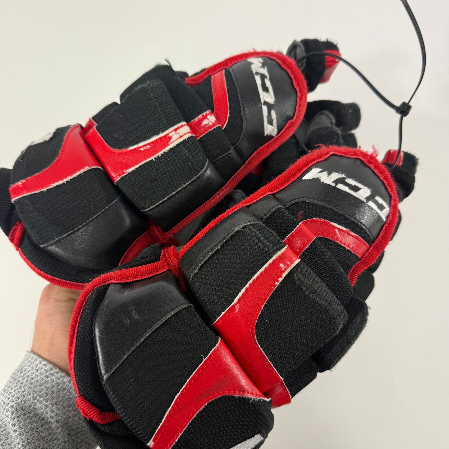 Used Blackhawks CCM HGCL Gloves 13" | L352