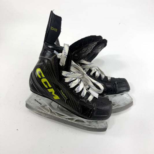 Used CCM Tacks XF Pro Skates | Size Youth 12.5 R | J427 - Top Flight Hockey