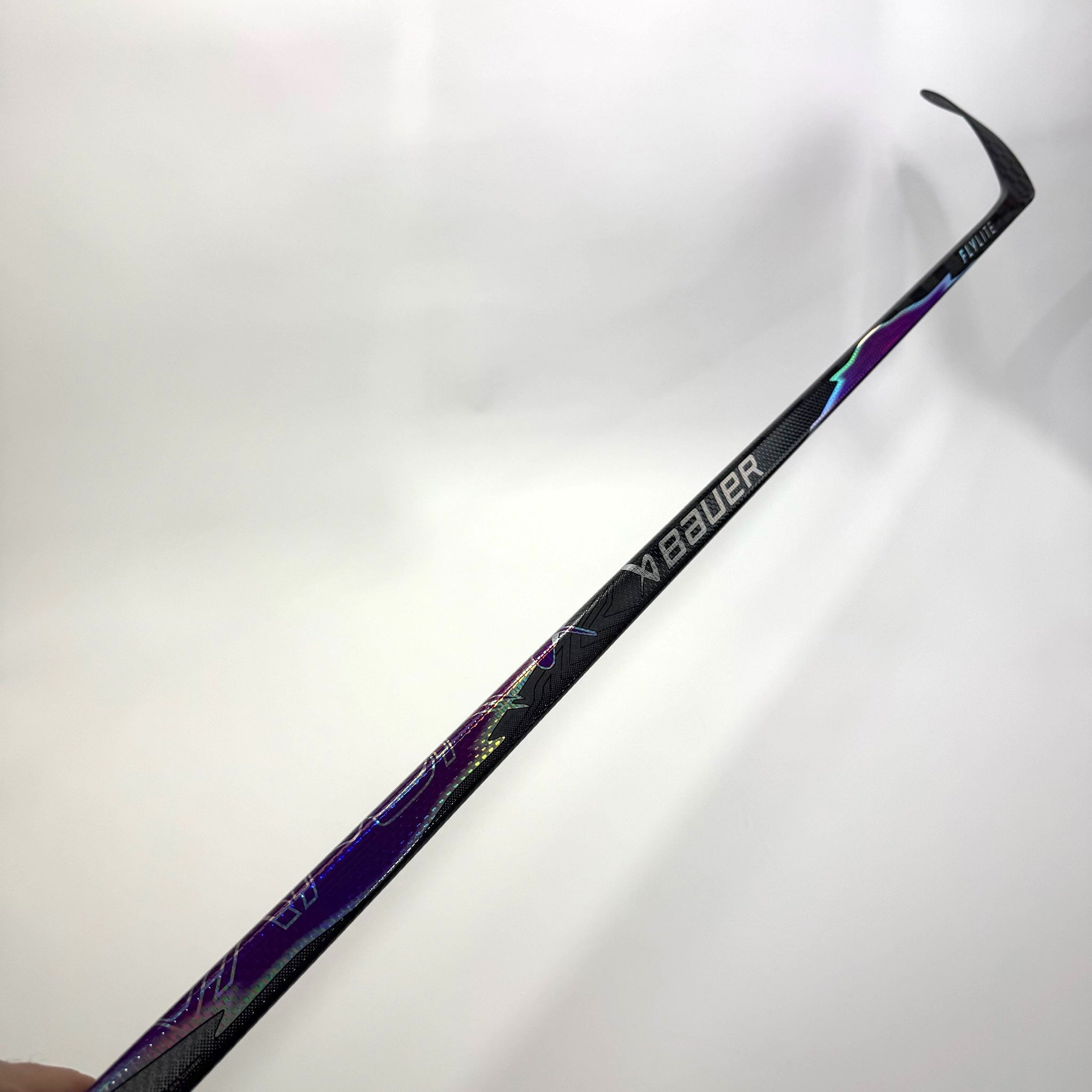New Right Purple Bauer Flylite | 102 Flex P28M Curve Grip | BH431 - Top Flight Hockey