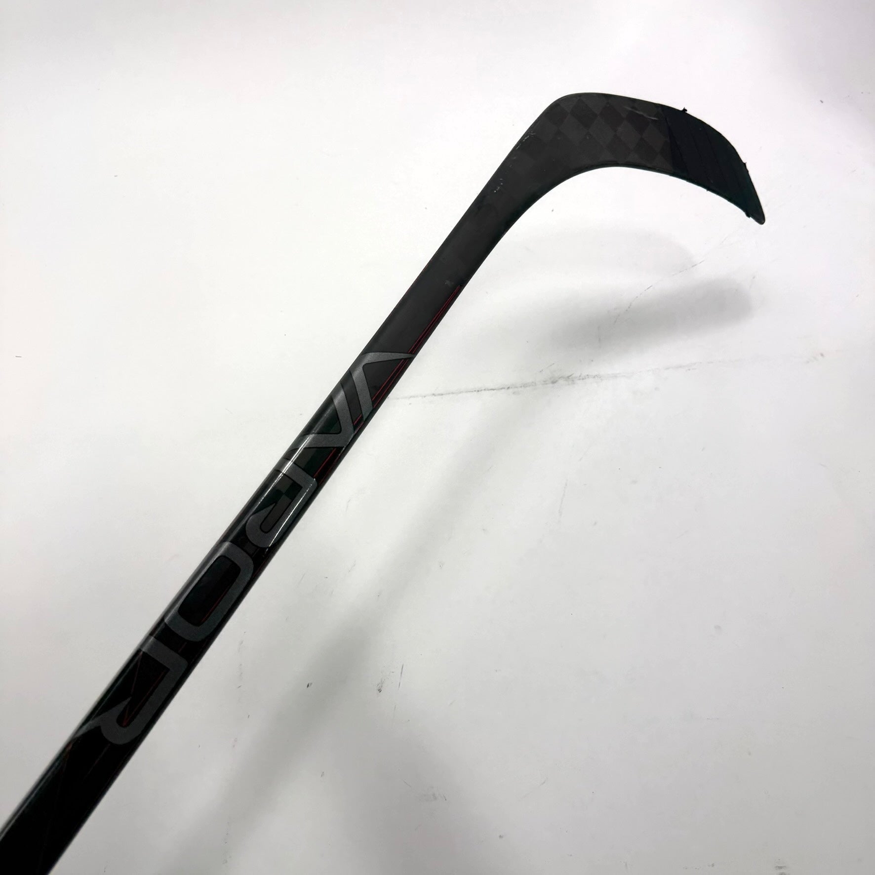 Used Left Red Bauer Vapor Hyperlite 2 | 87 Flex P28 Curve Grip | Ilya Mikheyev | BH193 - Top Flight Hockey