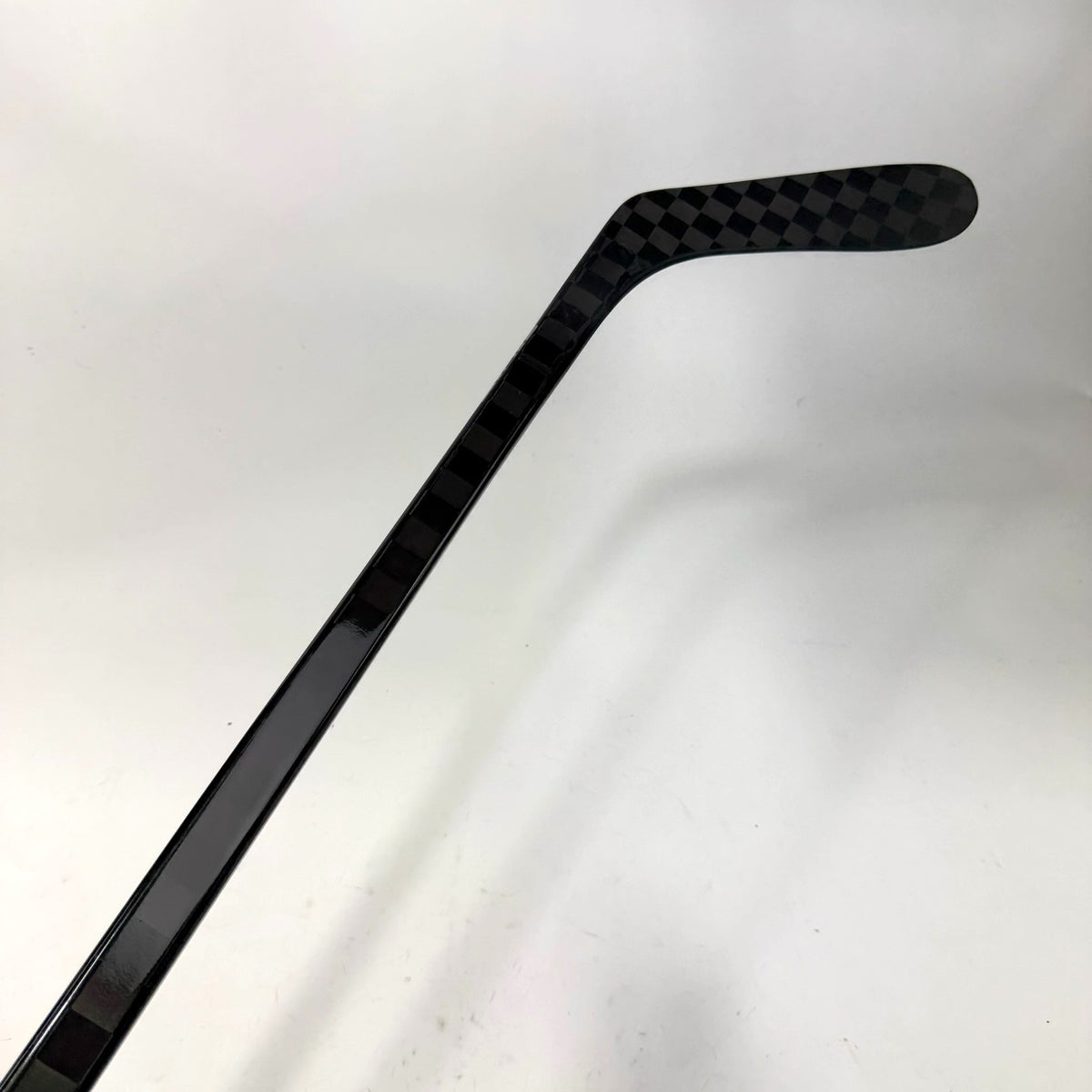 New Right HSM Pro Blackout Exta Lite | 85 Flex P28 Curve Grip | AB430 - Top Flight Hockey