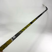 Used Right CCM Tacks AS6 Pro | 90 Flex P28M Curve Grip | F335 - Top Flight Hockey