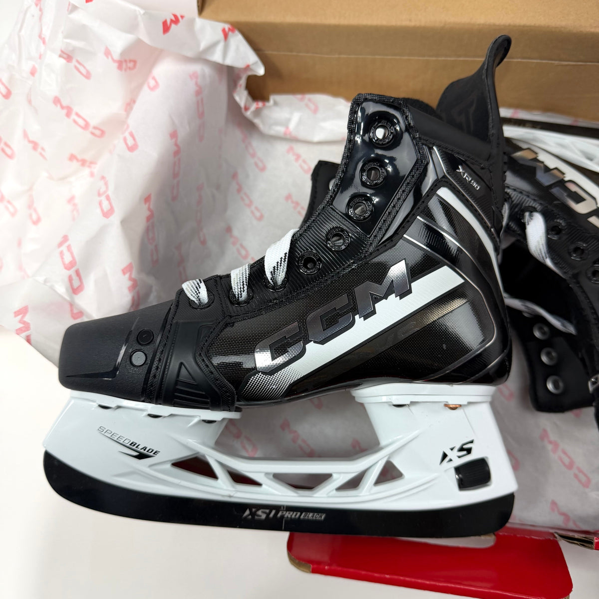 New CCM Tacks XR90 Skates | Size Junior 2 Regular | AB228 - Top Flight Hockey