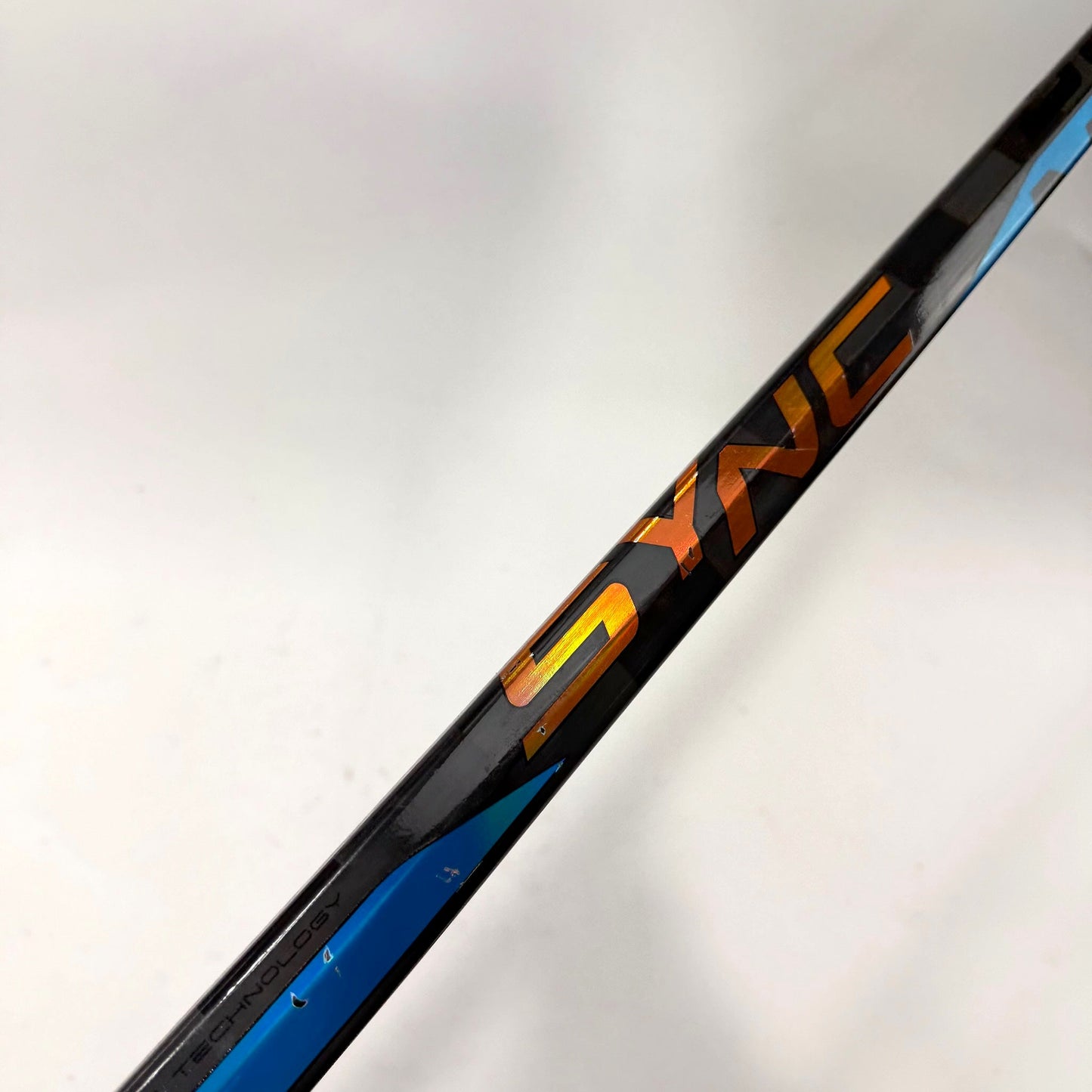 Used Right Bauer Nexus Sync | 77 Flex P92M Curve Grip | E403