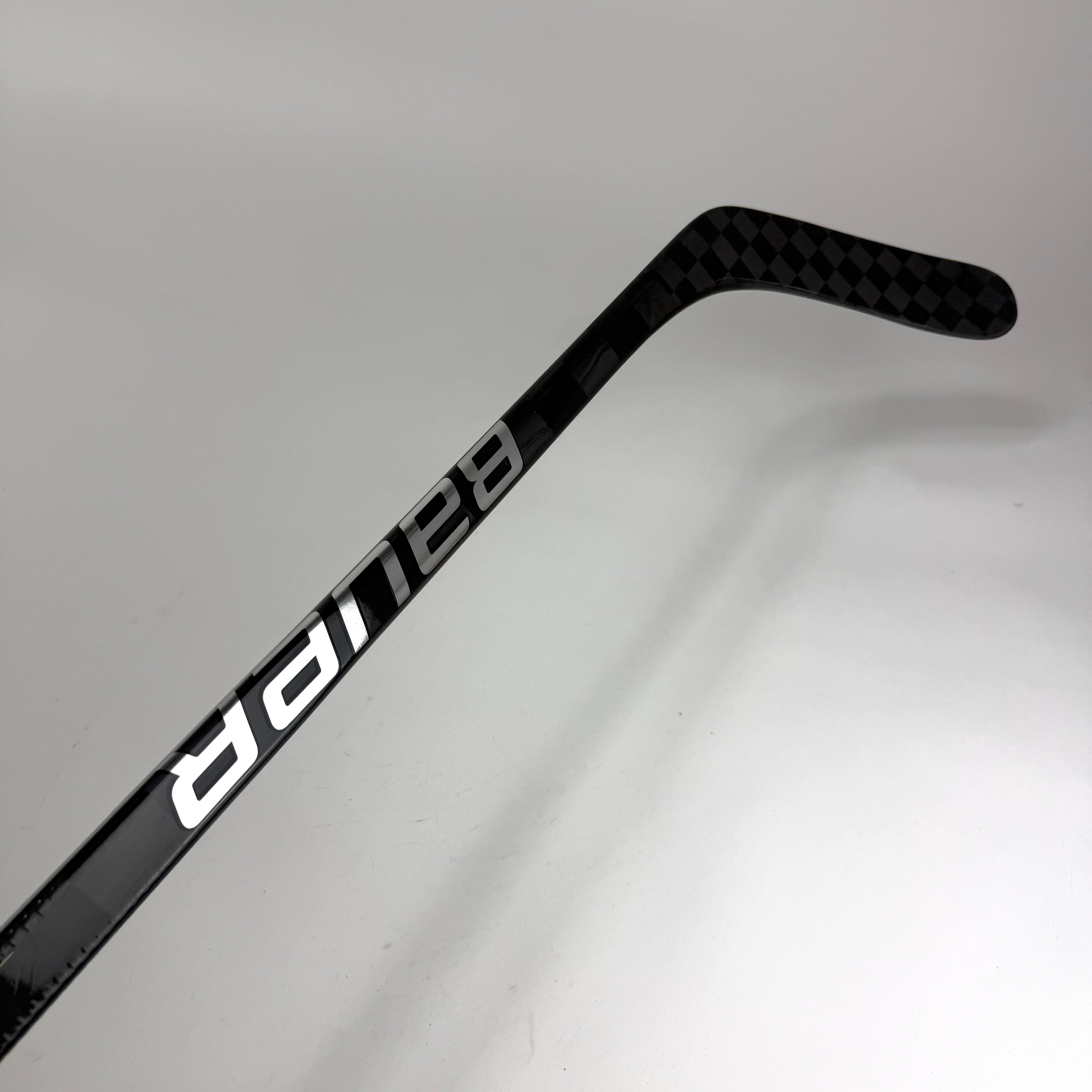 New Right Black Bauer Vapor Hyperlite2 | 87 Flex Malkin Pro Curve Grip | E785 - Top Flight Hockey