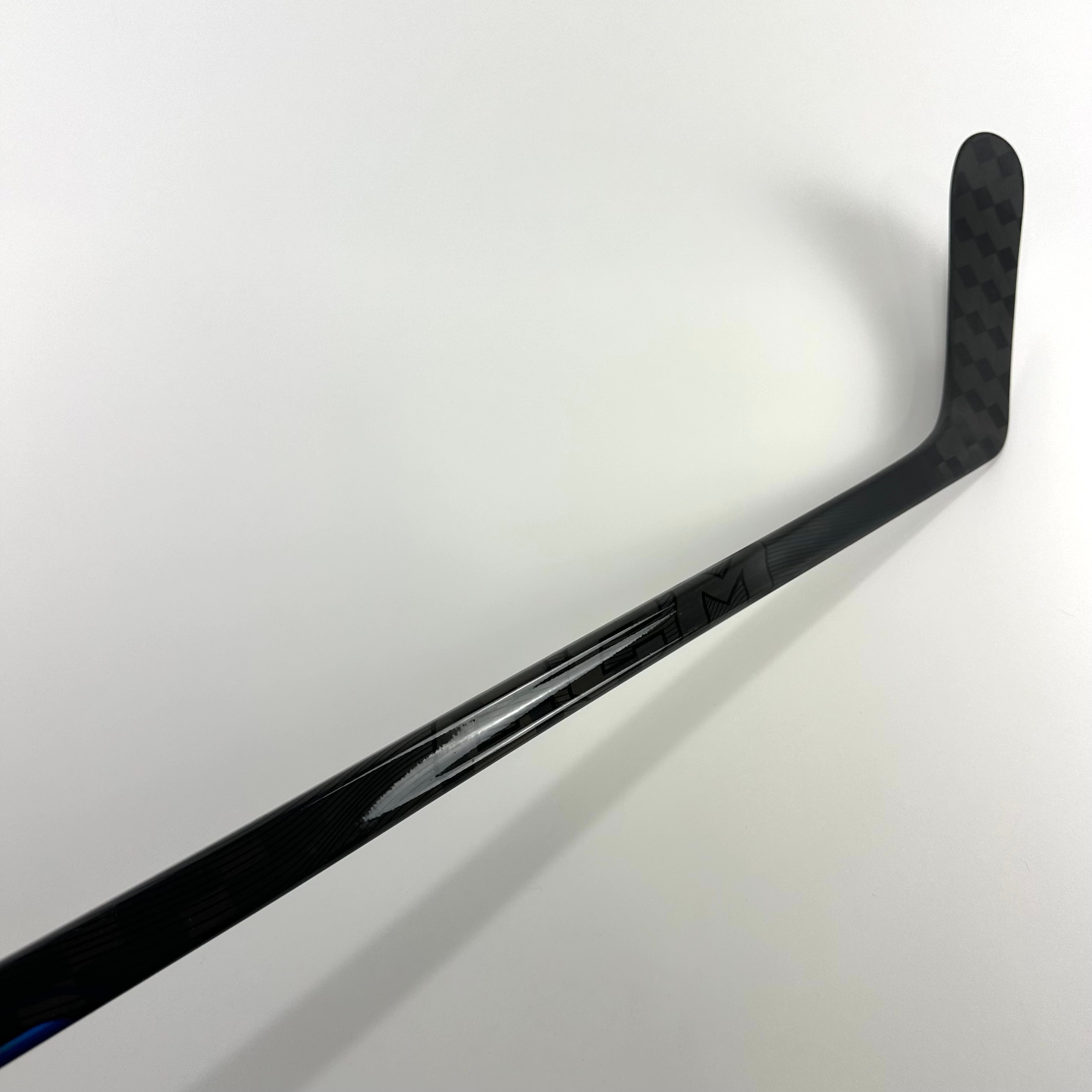 New Left CCM Ribcore Trigger 7 Pro | 110 Flex Custom P90M Curve Grip | Megna | C232