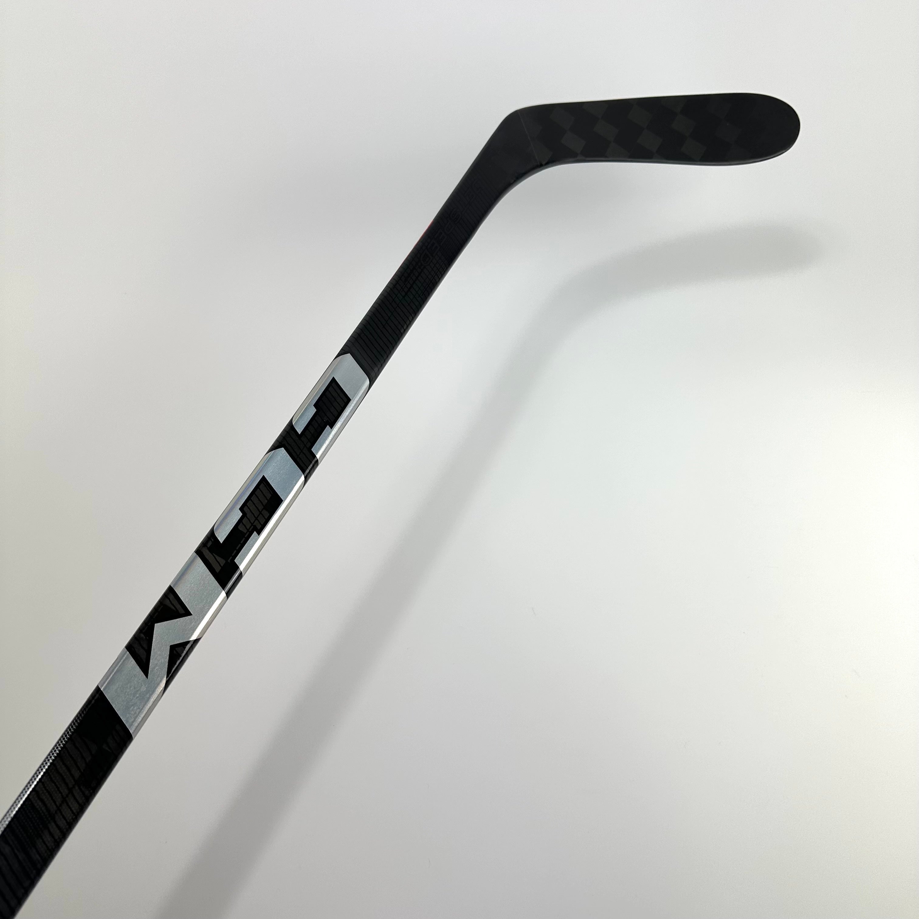 New Right CCM Red Jetspeed FT6 Pro | 95 Flex P28 Curve Grip | Armia | C201