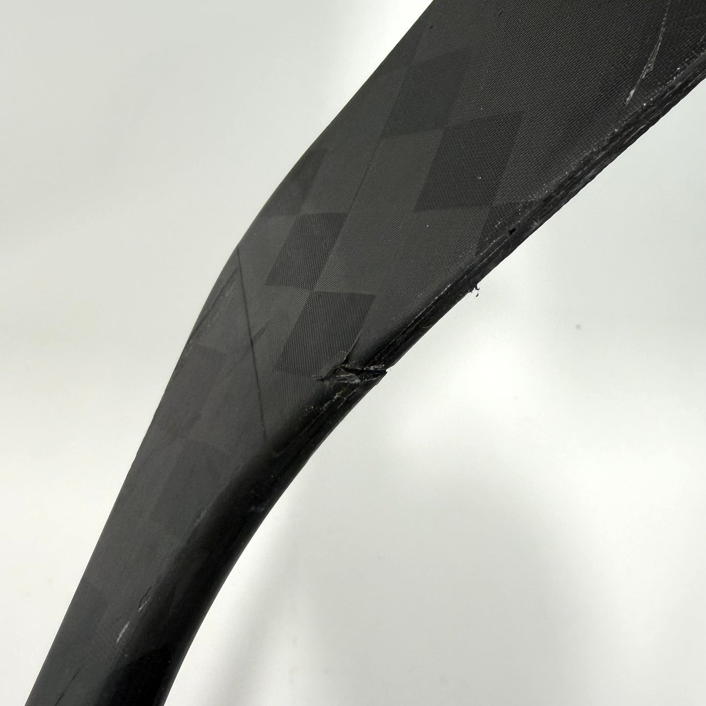 Used Right Black CCM Jetspeed FT7 Pro | 70 Flex P92M Curve Grip | AB959