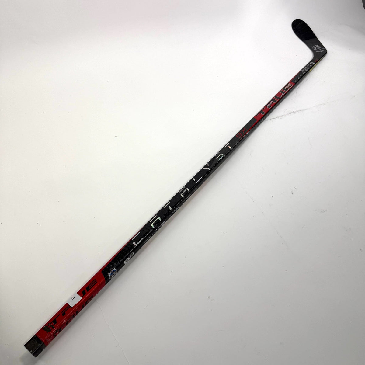 Used Left Red True Catalyst 9X | 85 Flex P28 Curve Grip | Kalynuk | BH205 - Top Flight Hockey