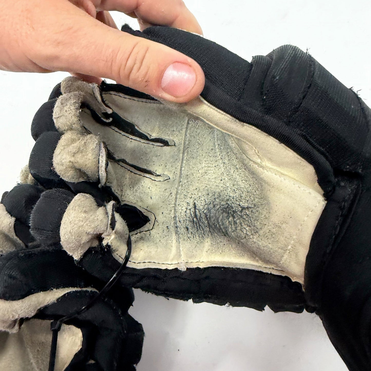Used Black Reebok Pro Gloves | 14" | AB517