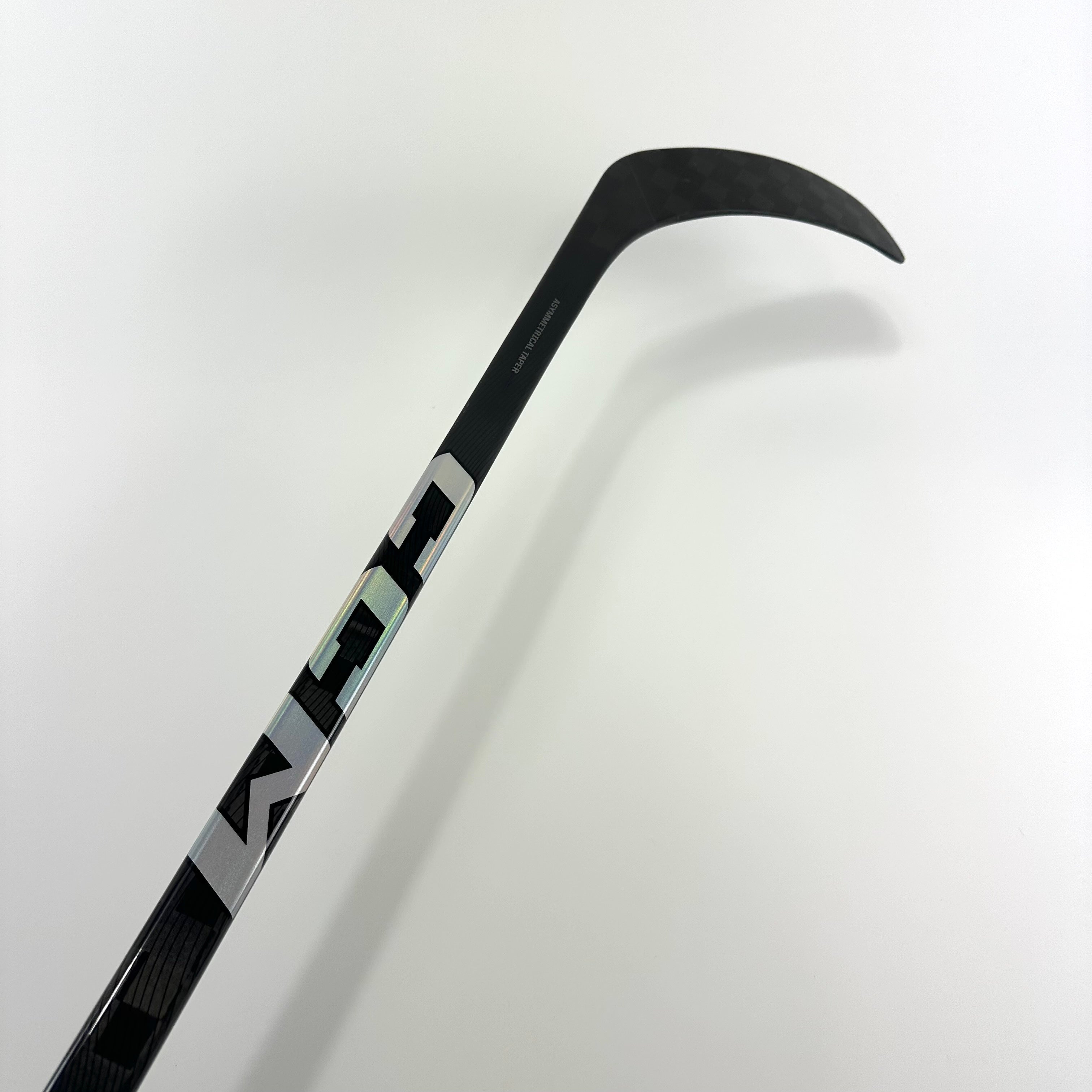 New Left CCM Ribcore Trigger 7 Pro | 75 Flex P90 Curve Grip | Desnoyers | C331