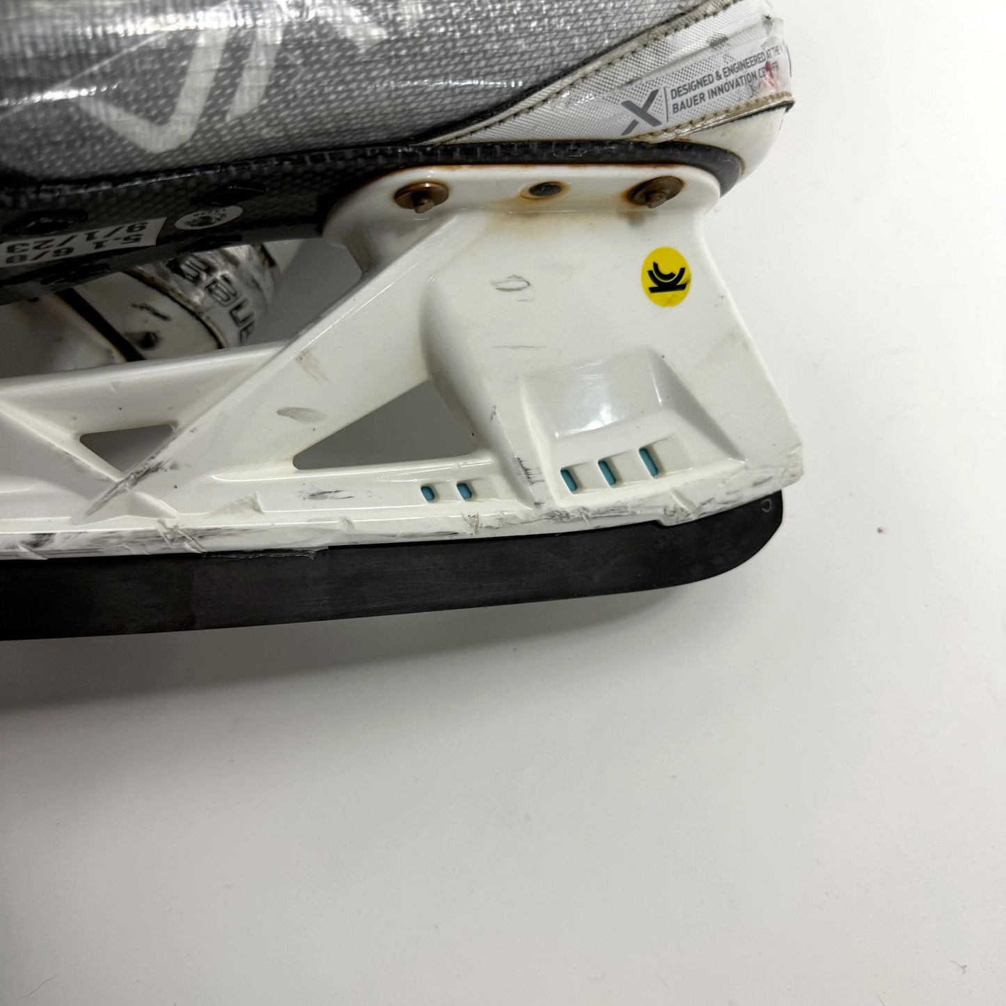 Used Bauer Vapor Hyperlite Skates | Size 11 D | Chicago Blackhawks #5 Connor Murphy | BH301