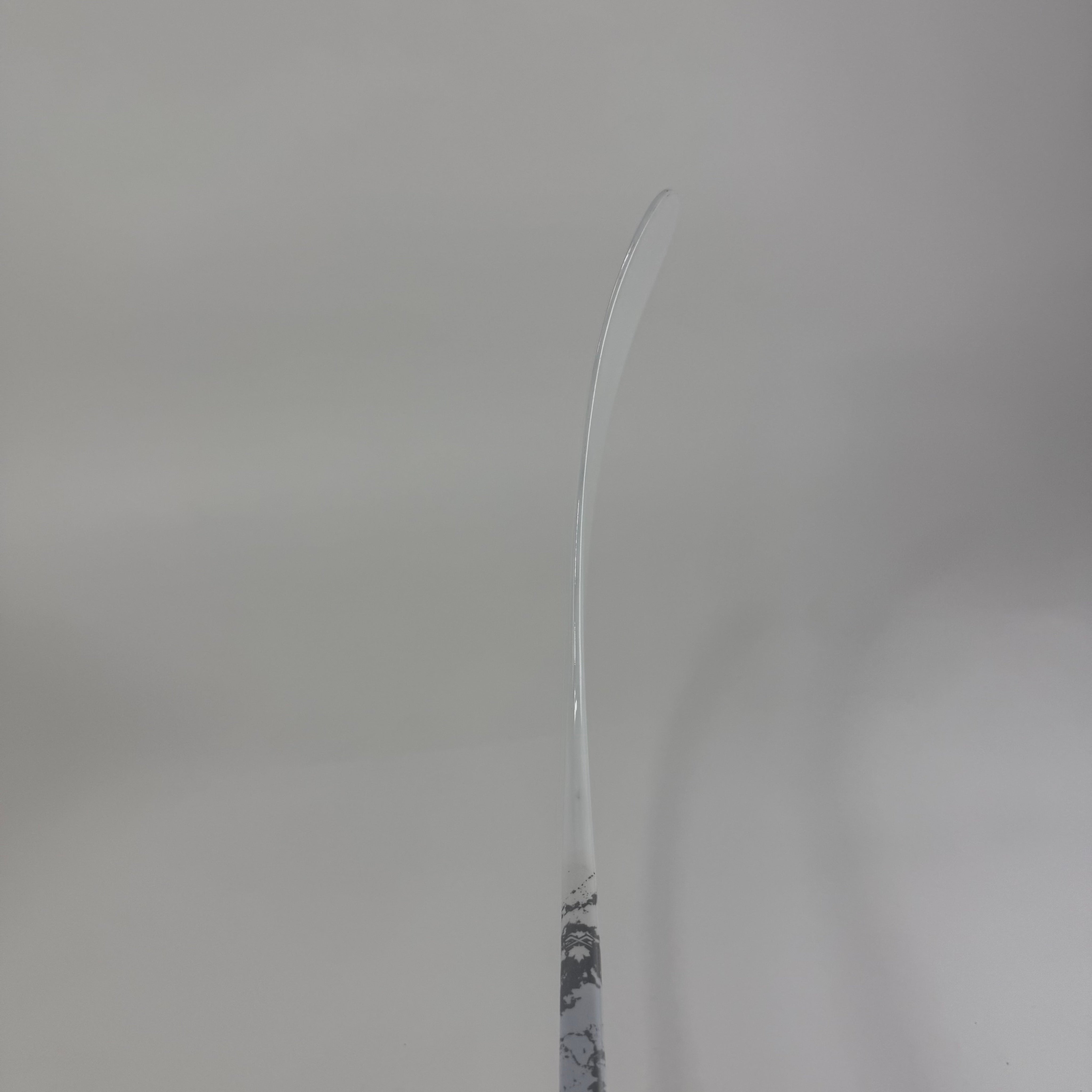 New Left White CCM Ribcor Trigger 9 Pro | 85 Flex P28 Curve Grip | E786 - Top Flight Hockey