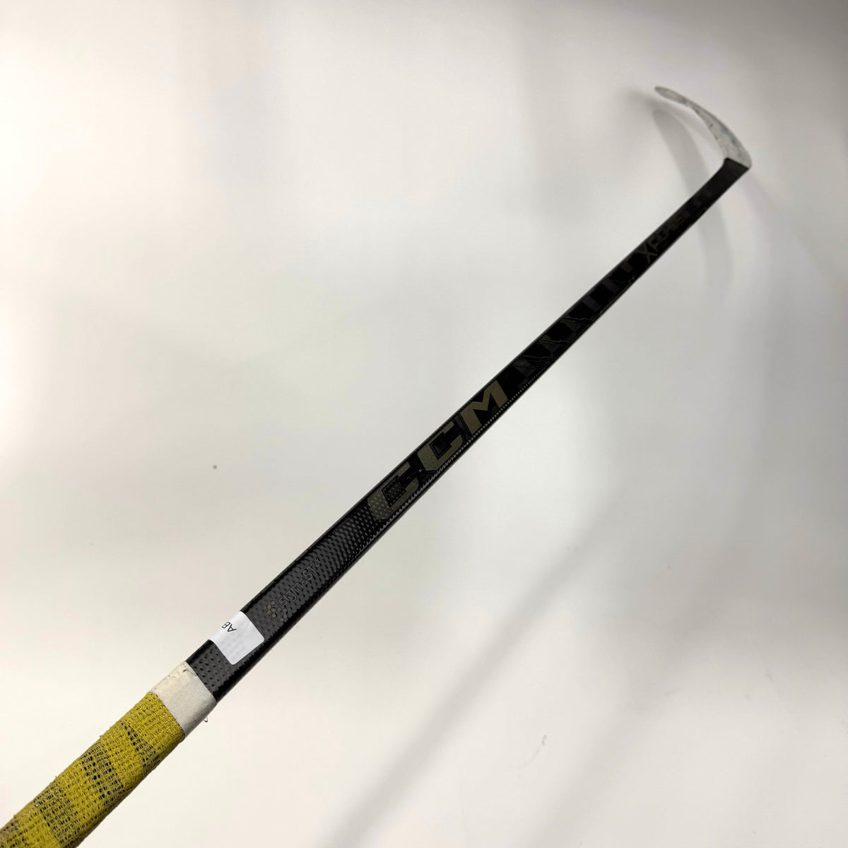 Used Right CCM Tacks XF Ghost | 75 Flex P28 Curve Grip | AB188 - Top Flight Hockey