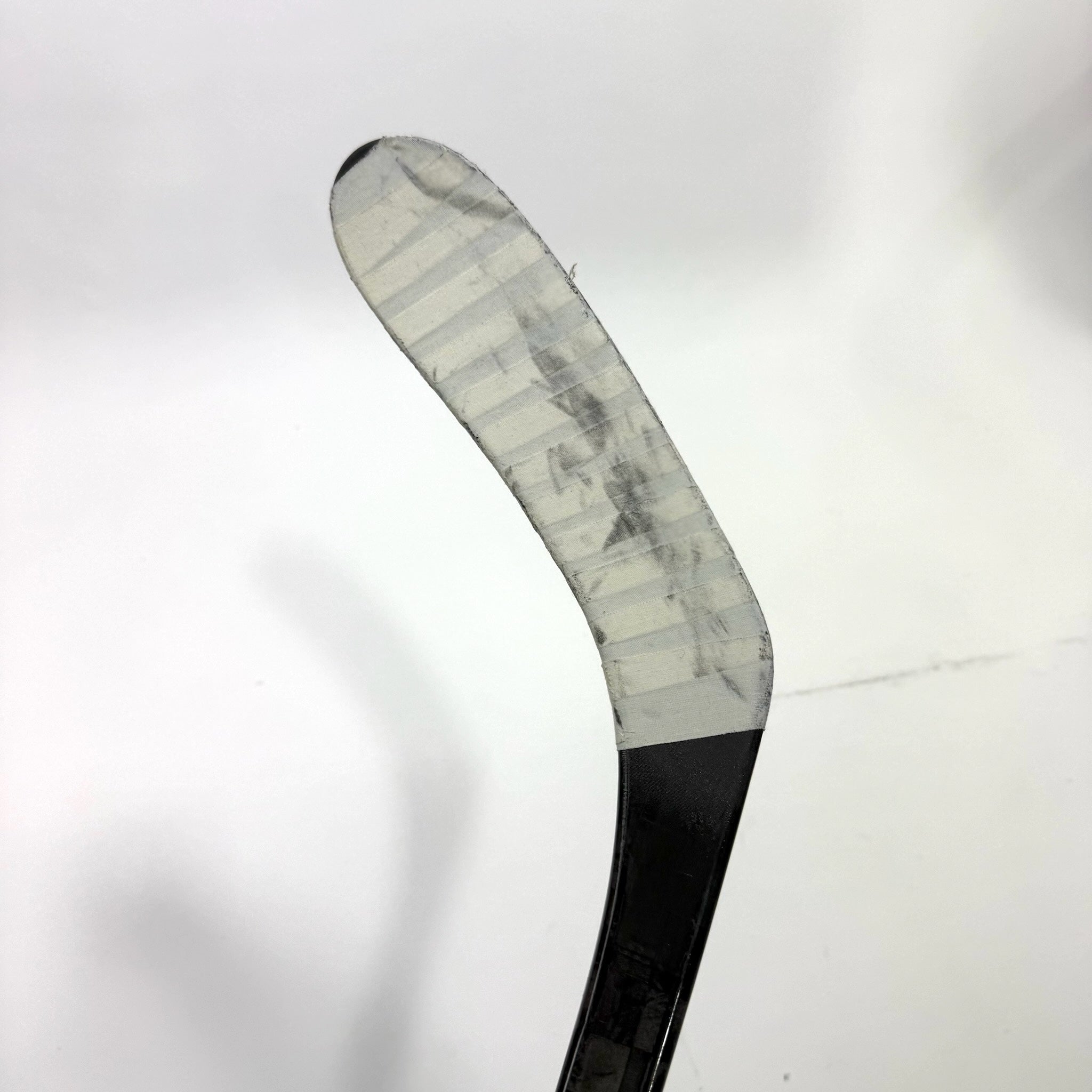 Used Left Red Bauer Pulse | 87 Flex P28 Curve Grip | Matt Gryzelcyk | BH140 - Top Flight Hockey