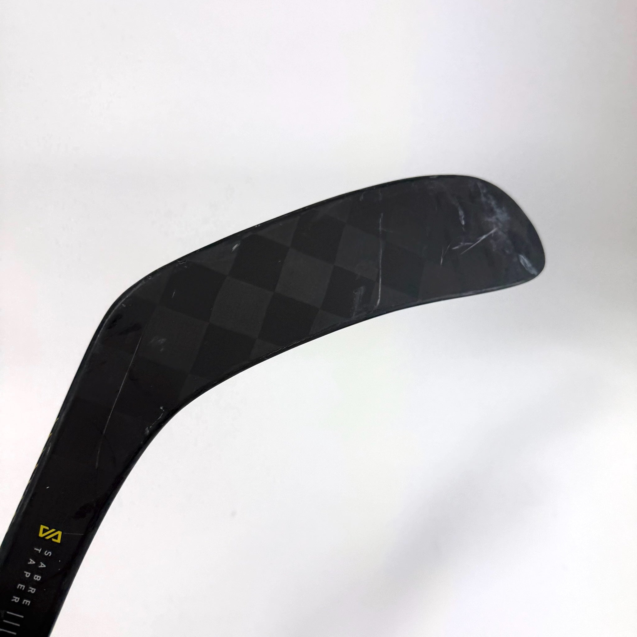Used Left Yellow Warrior Alpha LX2 Pro | 85 Flex P28 Curve Grip | F362 - Top Flight Hockey