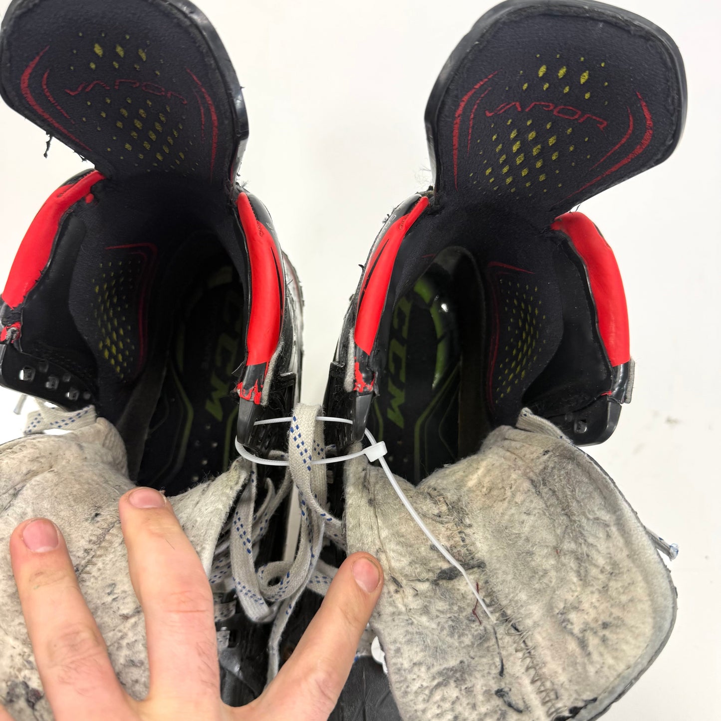 Used Bauer Vapor 2x Pro Skates | 9.5D | #A80