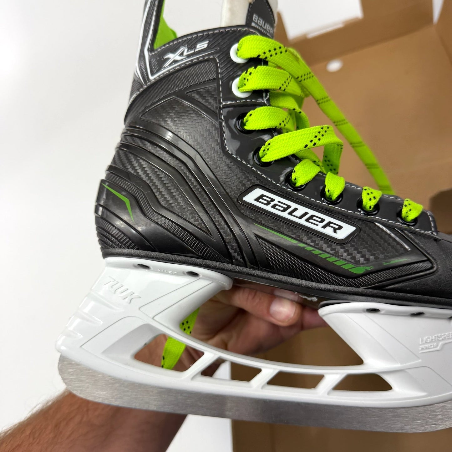 Used Once Bauer XLS Skates | Size 2 R | AB964