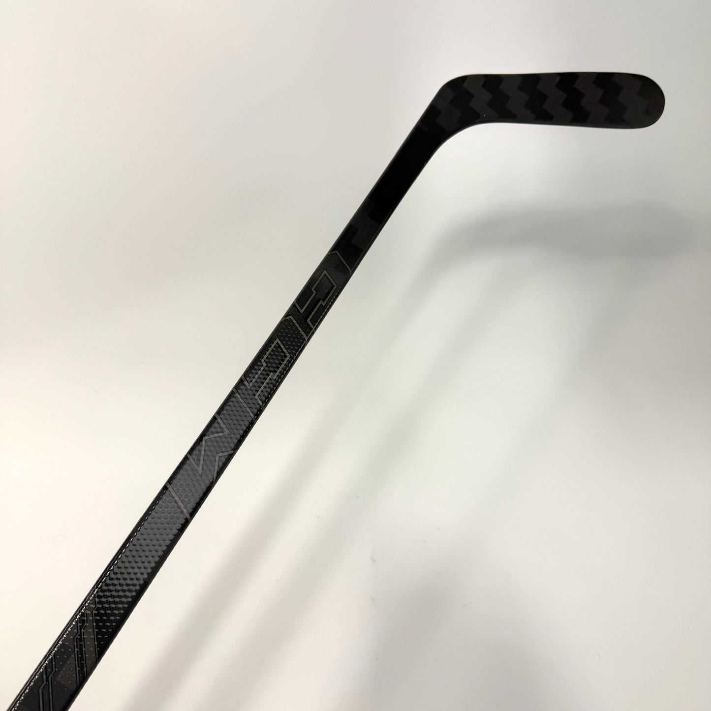 New Right CCM Tacks XF Ghost | 85 Flex P90T Curve Grip | AB972 - Top Flight Hockey
