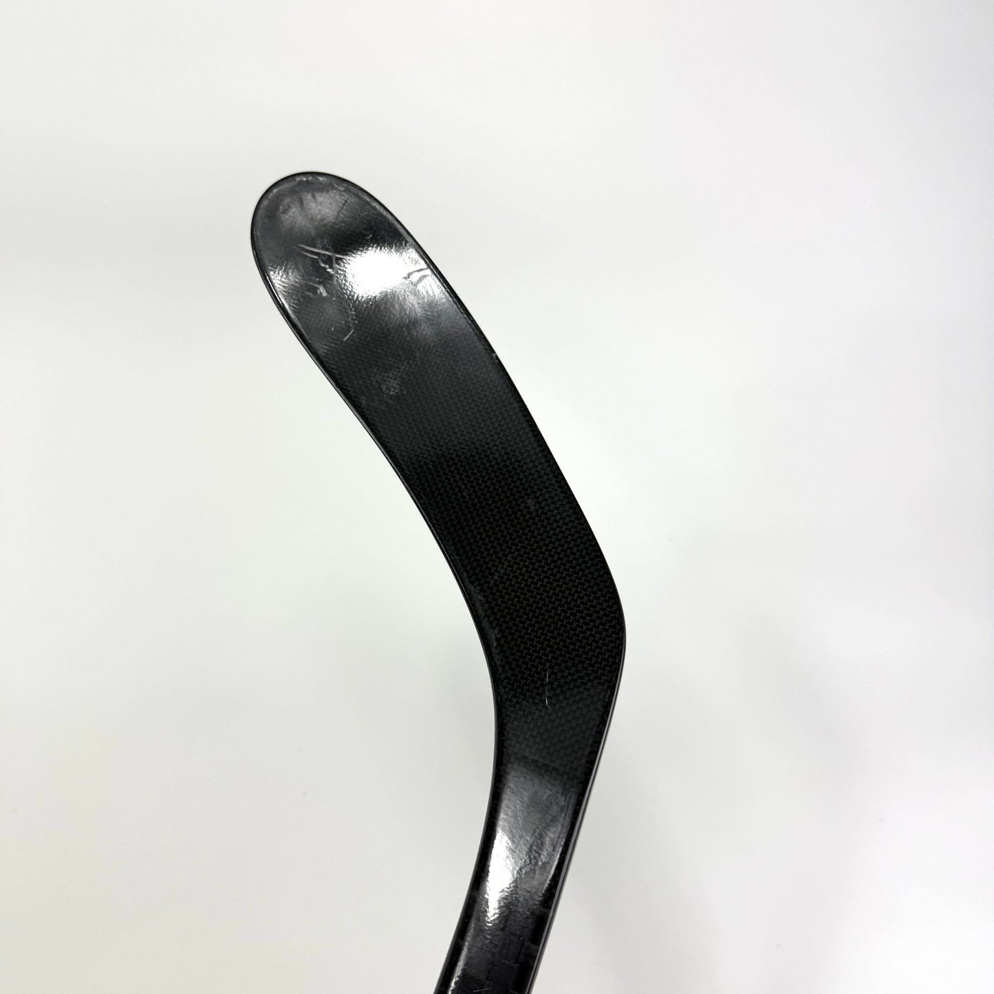 Kucherov Used Black Bauer Vapor Hyperlite | 82 Flex Fisher Pro Curve Grip | K246