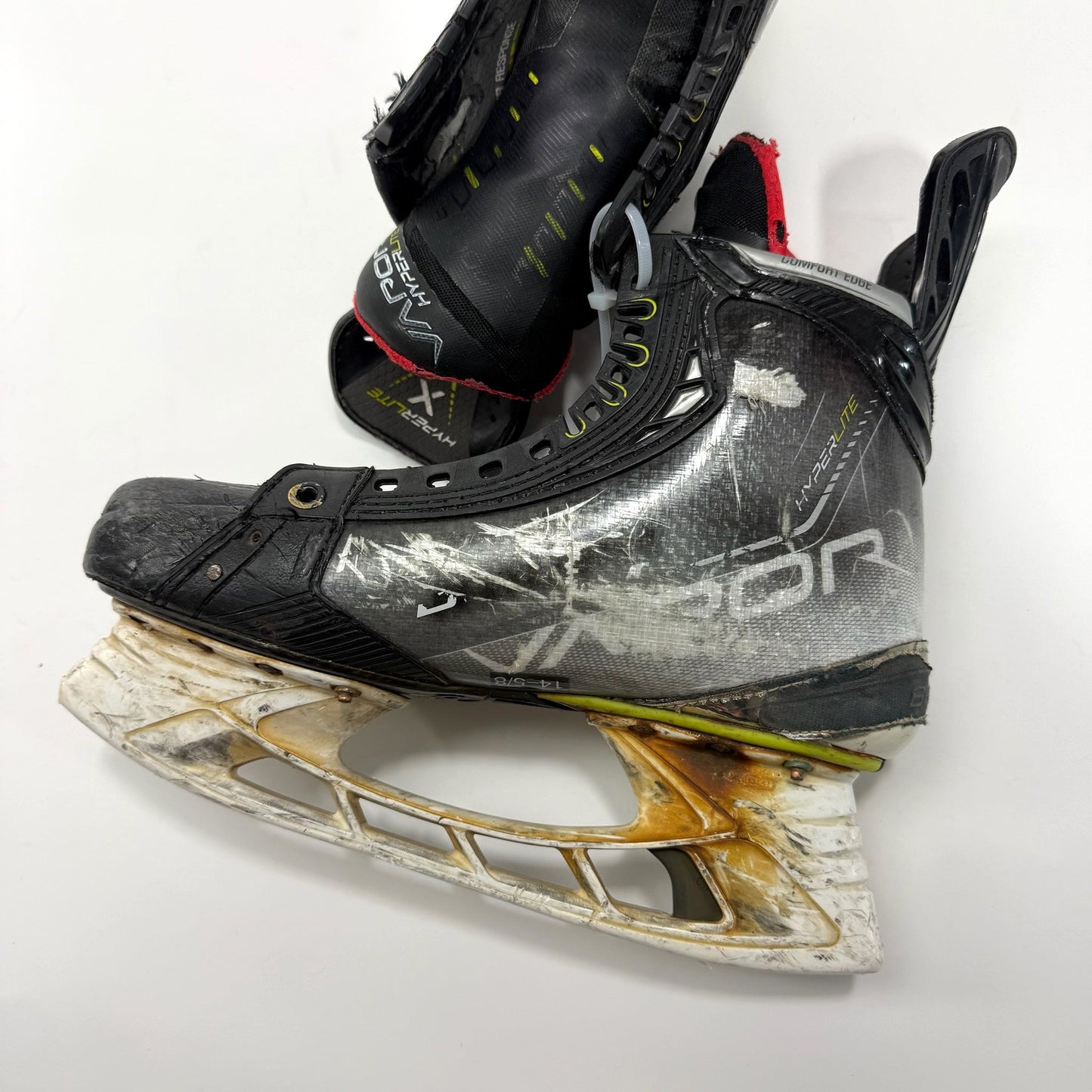 Used Bauer Vapor Hyperlite Skates | 8.5 Fit 1 | A16 - Top Flight Hockey