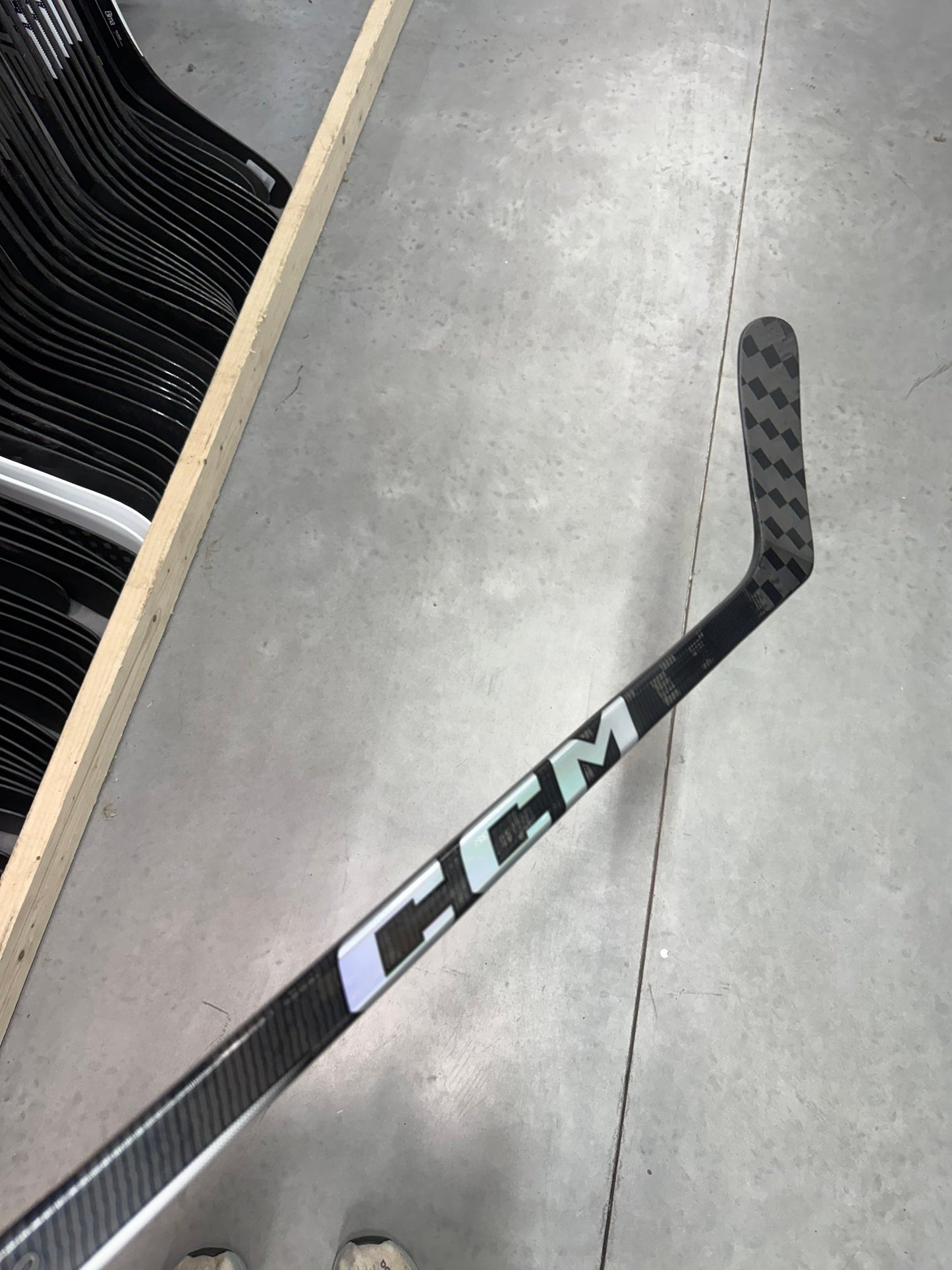 New Left CCM Jetspeed FT6 Pro | 80 Flex P14M Custom Curve Grip | Zadina | H71