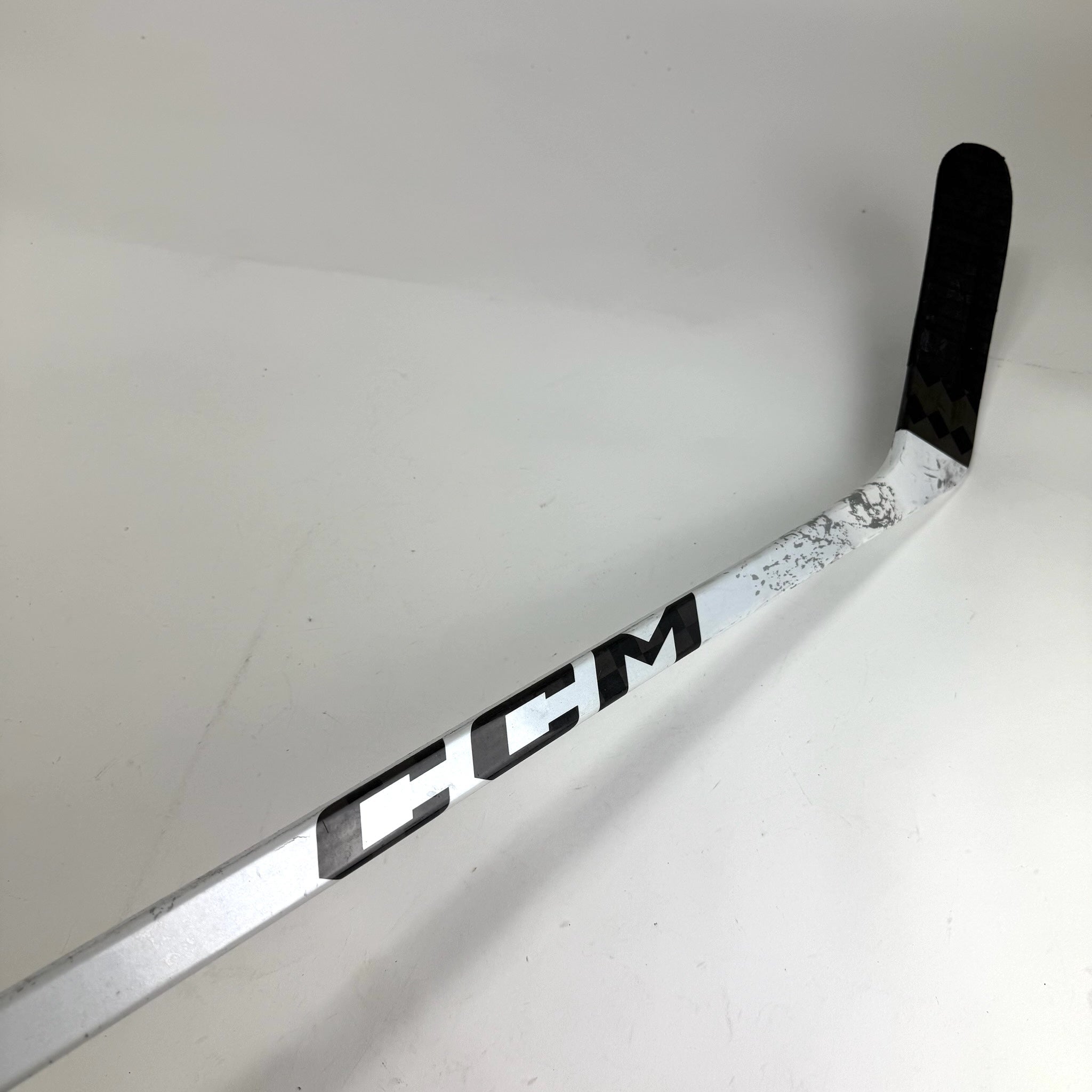 Used Left White CCM Ribcor Trigger 9 Pro | 95 Flex Custom Heel Curve | E610 - Top Flight Hockey