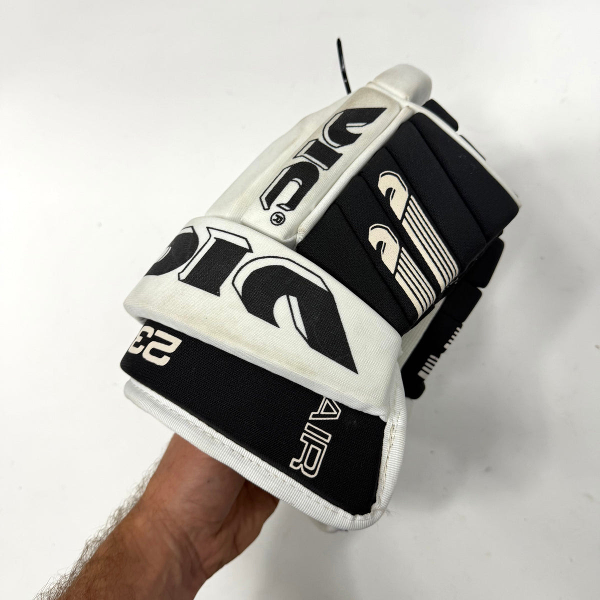New Black and White Vic 234 Gloves | 14" | AB346