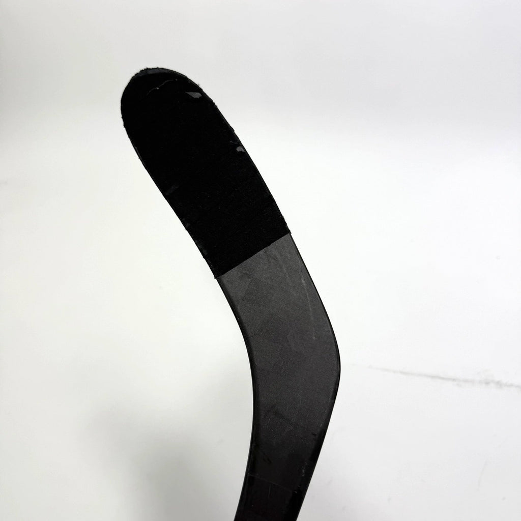 Used Left Red Bauer Vapor Hyperlite 2 | 87 Flex P28 Curve Grip | Ilya Mikheyev | BH191 - Top Flight Hockey