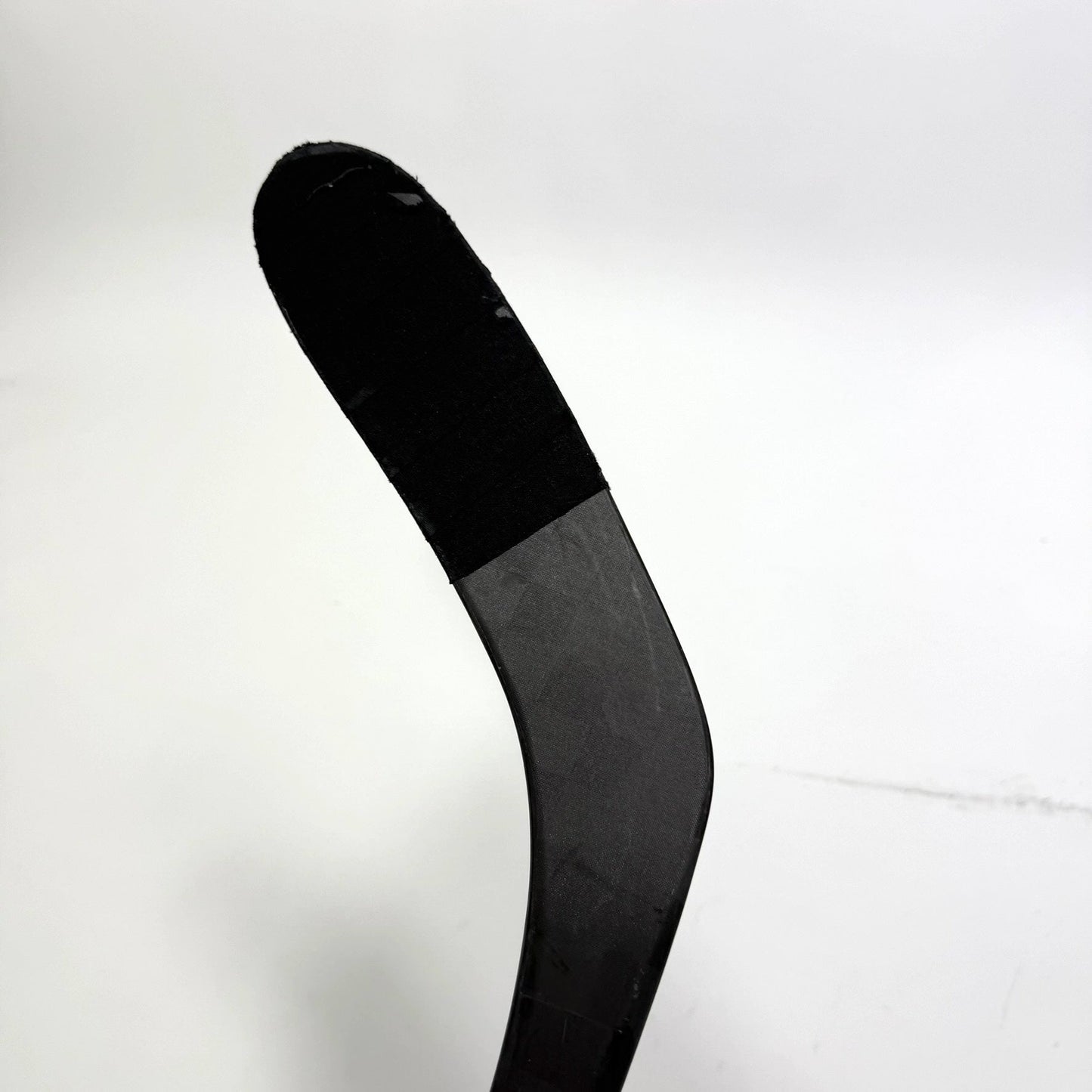 Used Left Red Bauer Vapor Hyperlite 2 | 87 Flex P28 Curve Grip | Ilya Mikheyev | BH191 - Top Flight Hockey