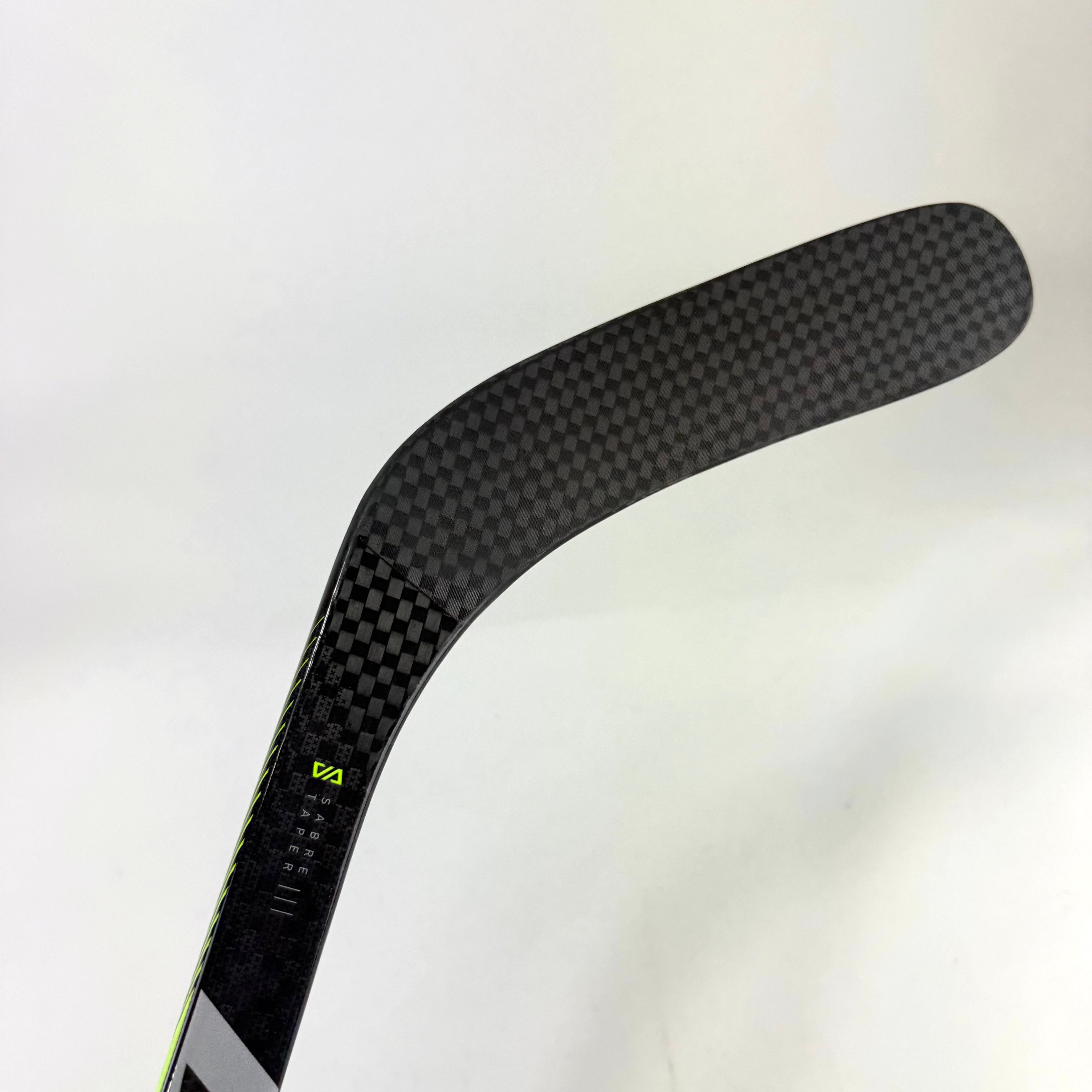 New Right Warrior Alpha LX2 | 85 Flex W88 Curve Grip | E639 - Top Flight Hockey