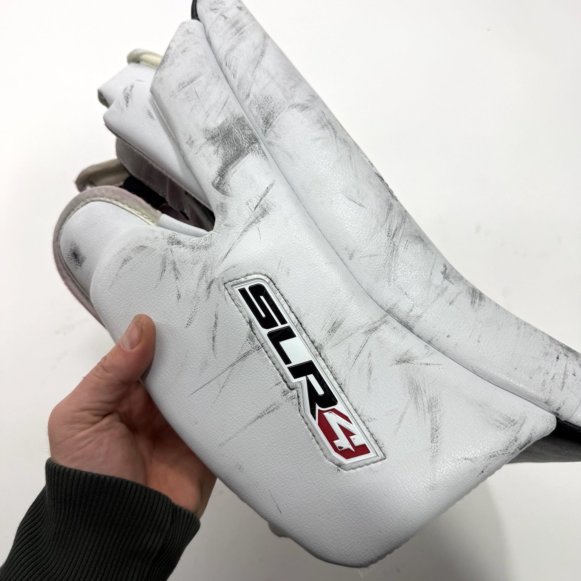 Used Chicago Blackhawks Regular Vaughn SLR4 Blocker Blocker | Arvid Soderblom | BH379 - Top Flight Hockey