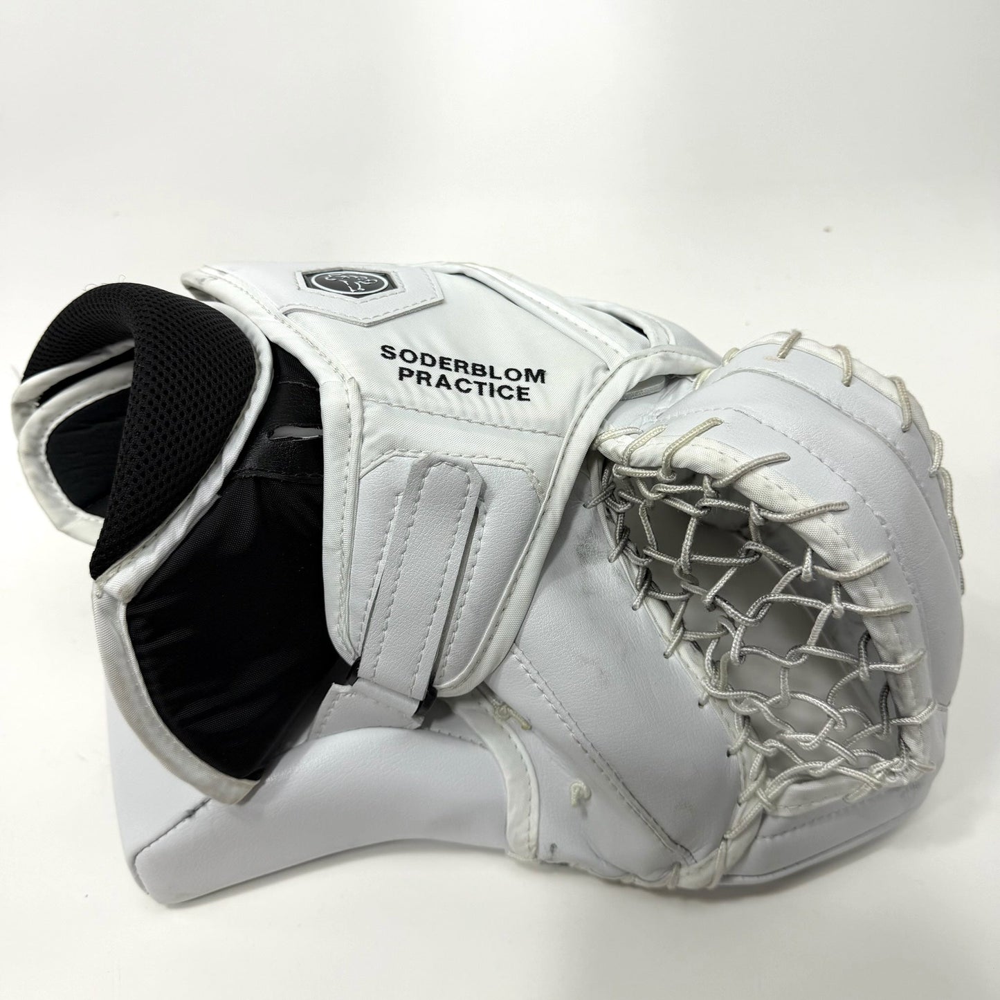 Used Chicago Blackhawks Soderblom Vaughn SLR4 Goalie Gloves | Regular | BH380