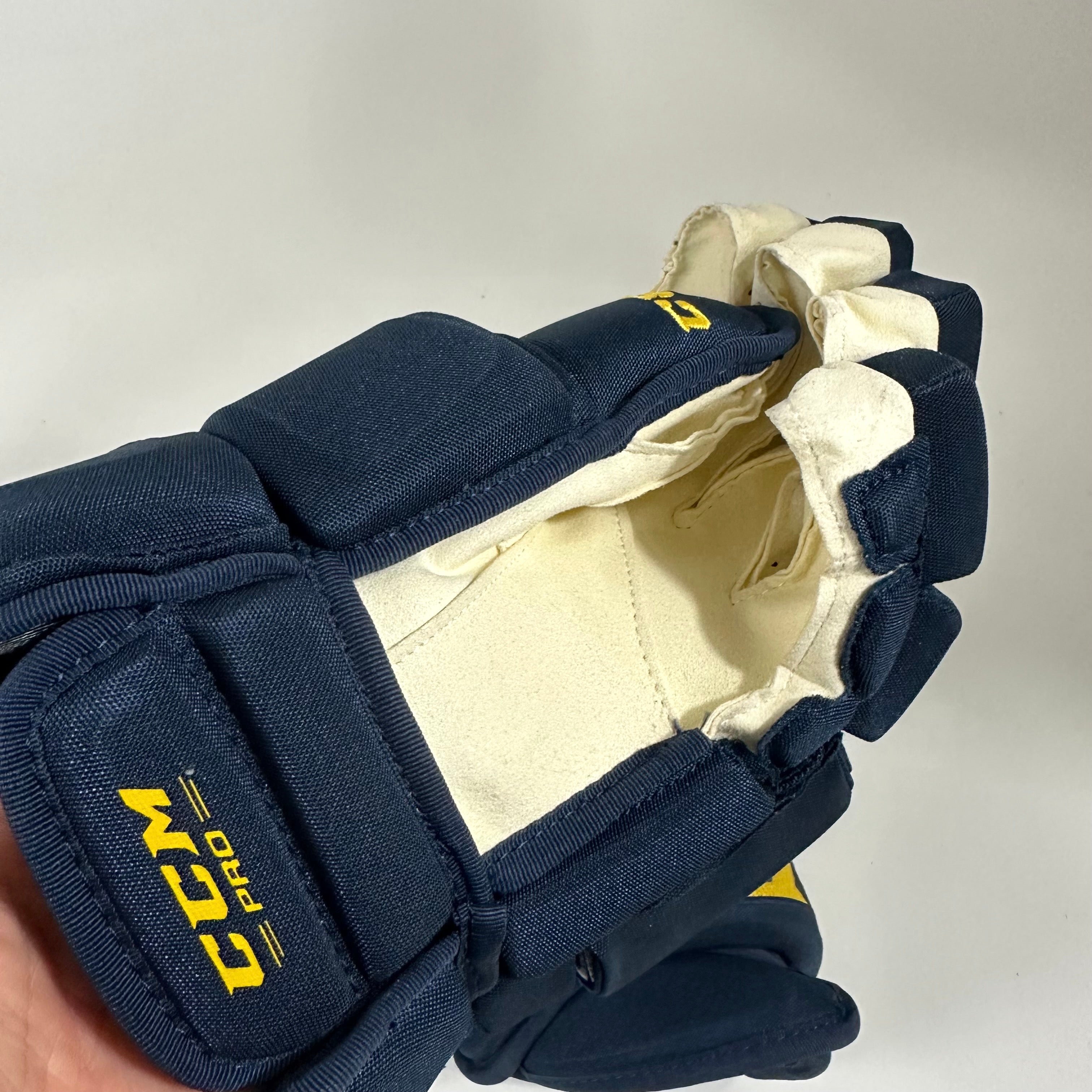 Brand New Navy CCM HG97 Gloves St. Louis Blues 15"